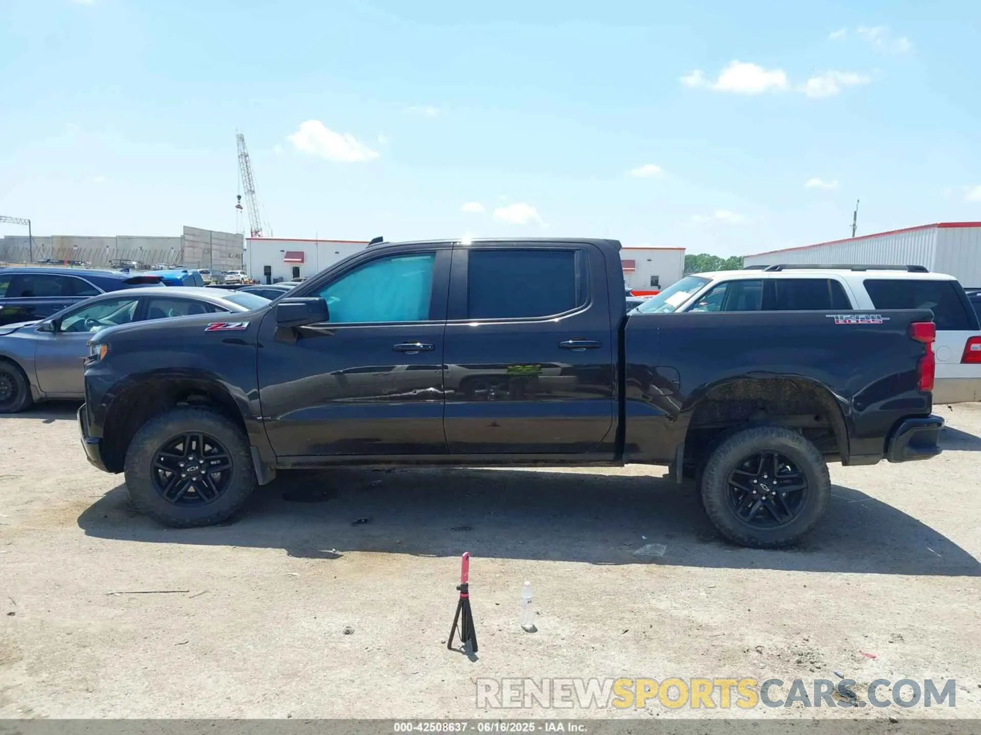 14 Photograph of a damaged car 1GCPYFED2LZ123482 CHEVROLET SILVERADO 1500 2020