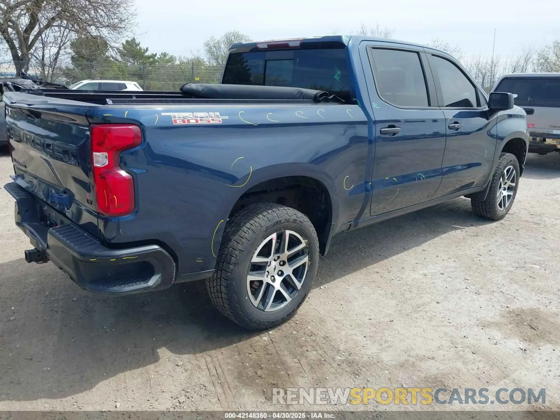 4 Photograph of a damaged car 1GCPYFED5LZ286420 CHEVROLET SILVERADO 1500 2020