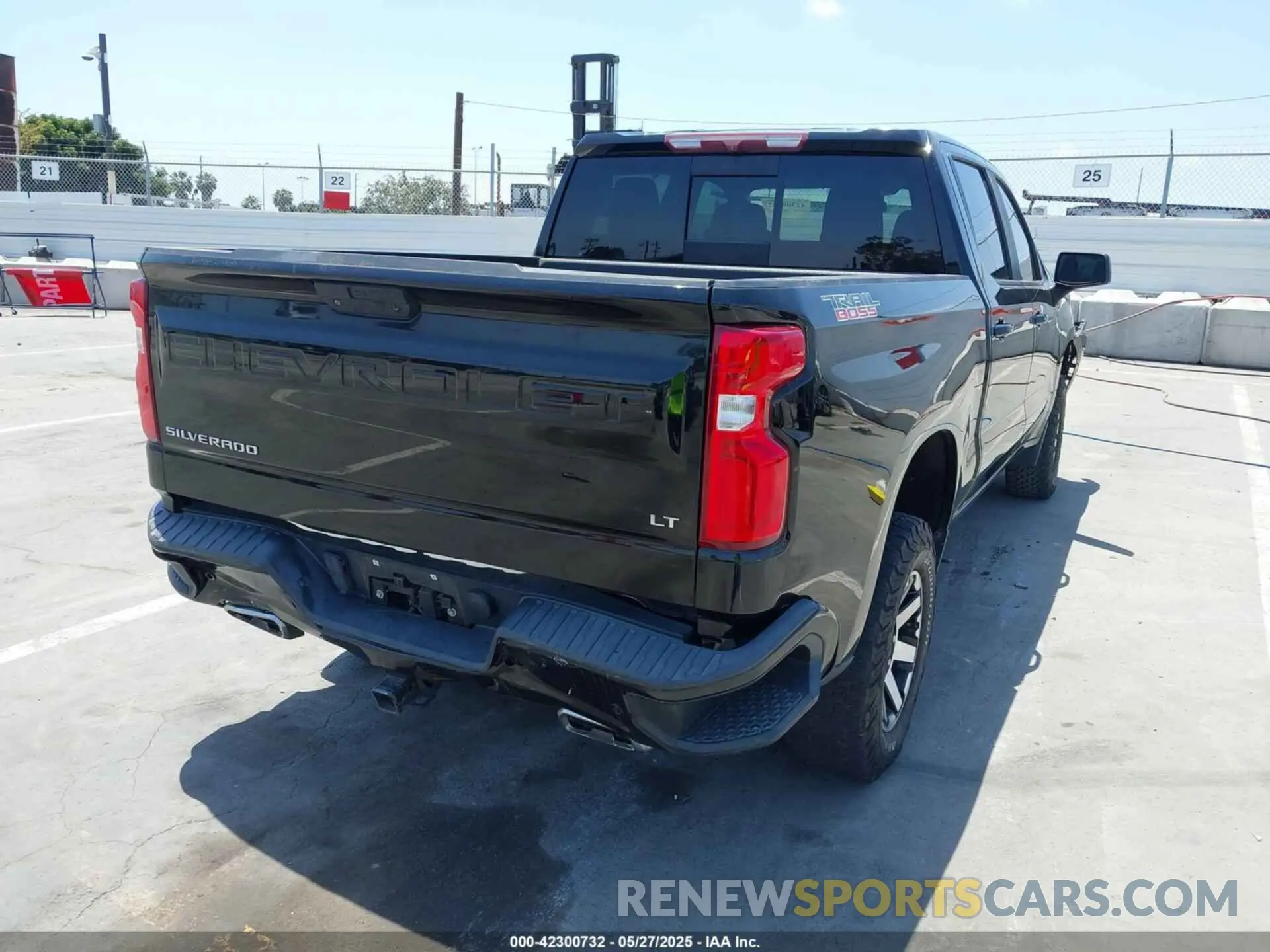 6 Photograph of a damaged car 1GCPYFED6LZ205621 CHEVROLET SILVERADO 1500 2020