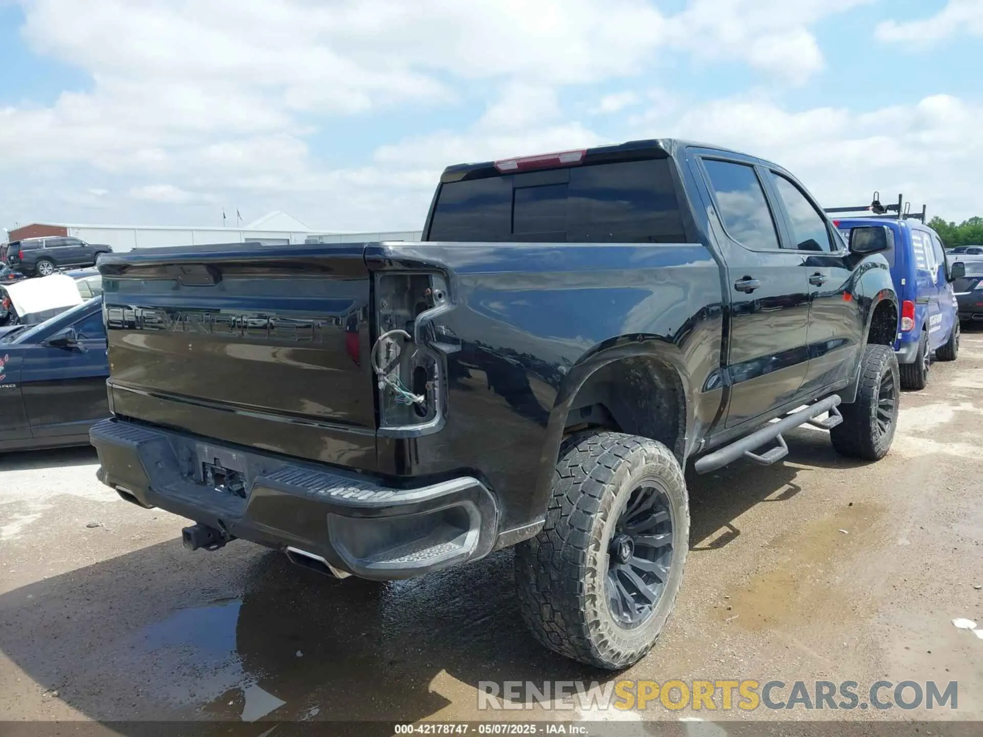 4 Photograph of a damaged car 1GCPYFED9LZ124029 CHEVROLET SILVERADO 1500 2020