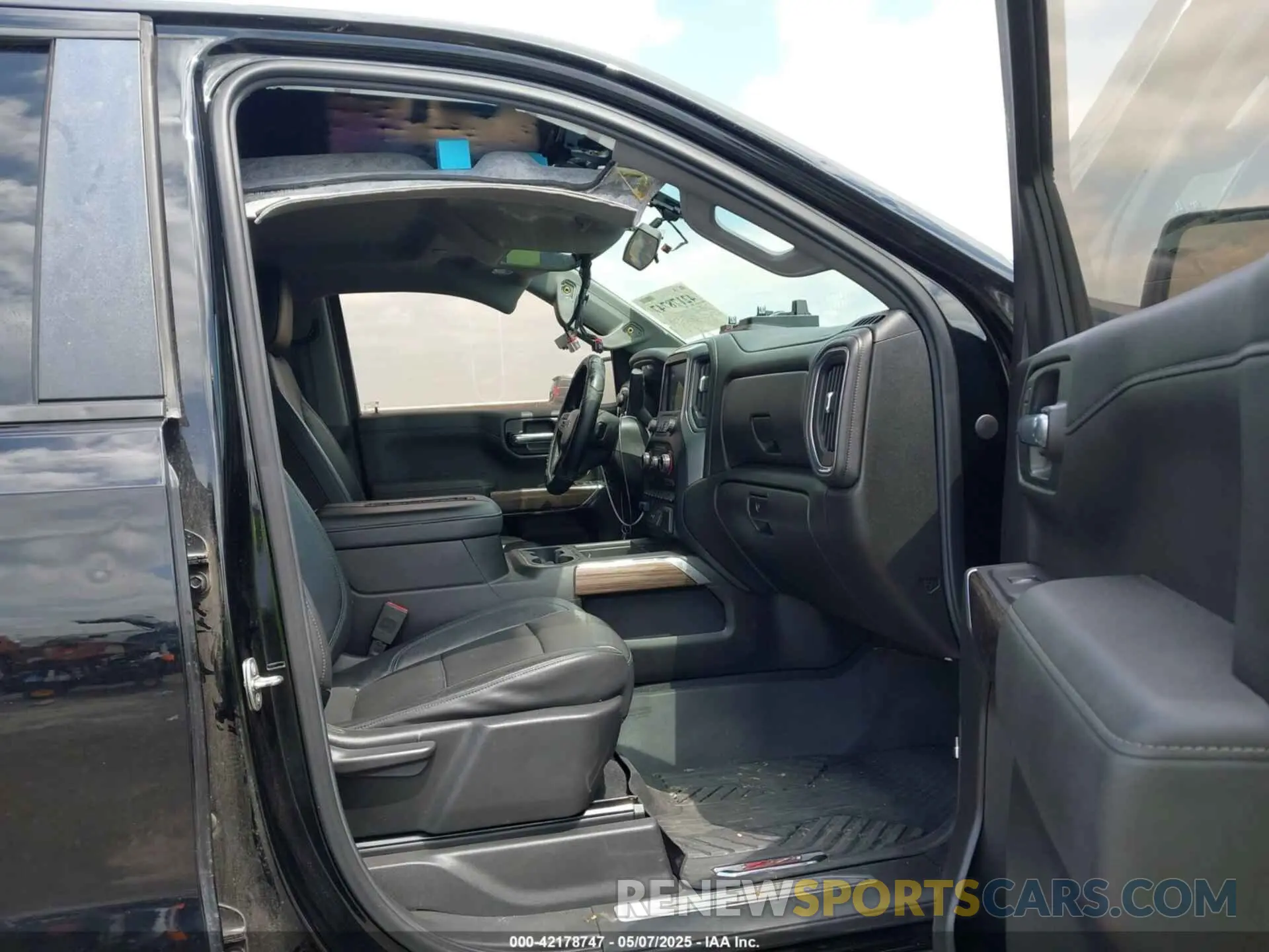5 Photograph of a damaged car 1GCPYFED9LZ124029 CHEVROLET SILVERADO 1500 2020