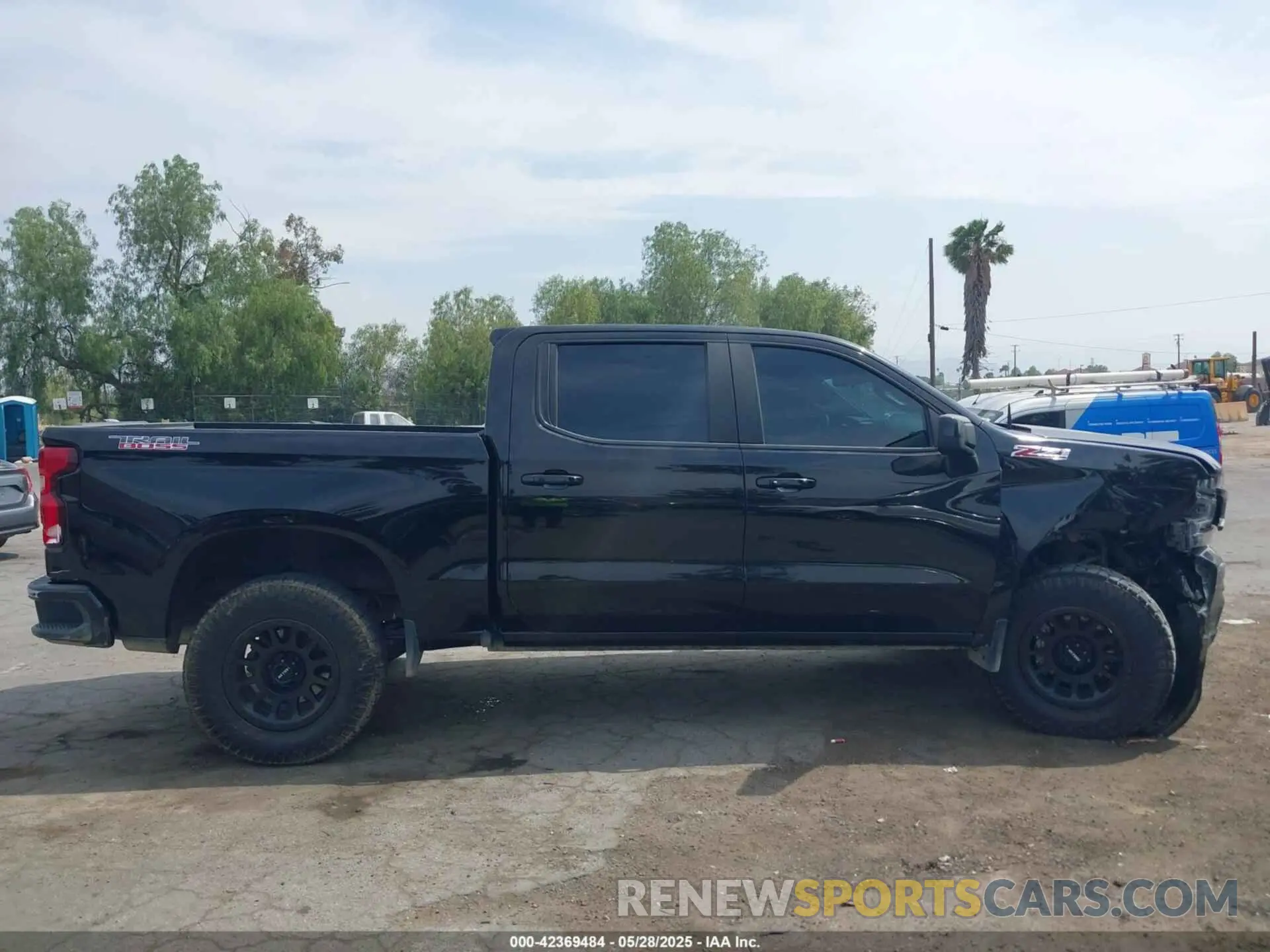13 Photograph of a damaged car 1GCPYFEL9LZ349817 CHEVROLET SILVERADO 1500 2020