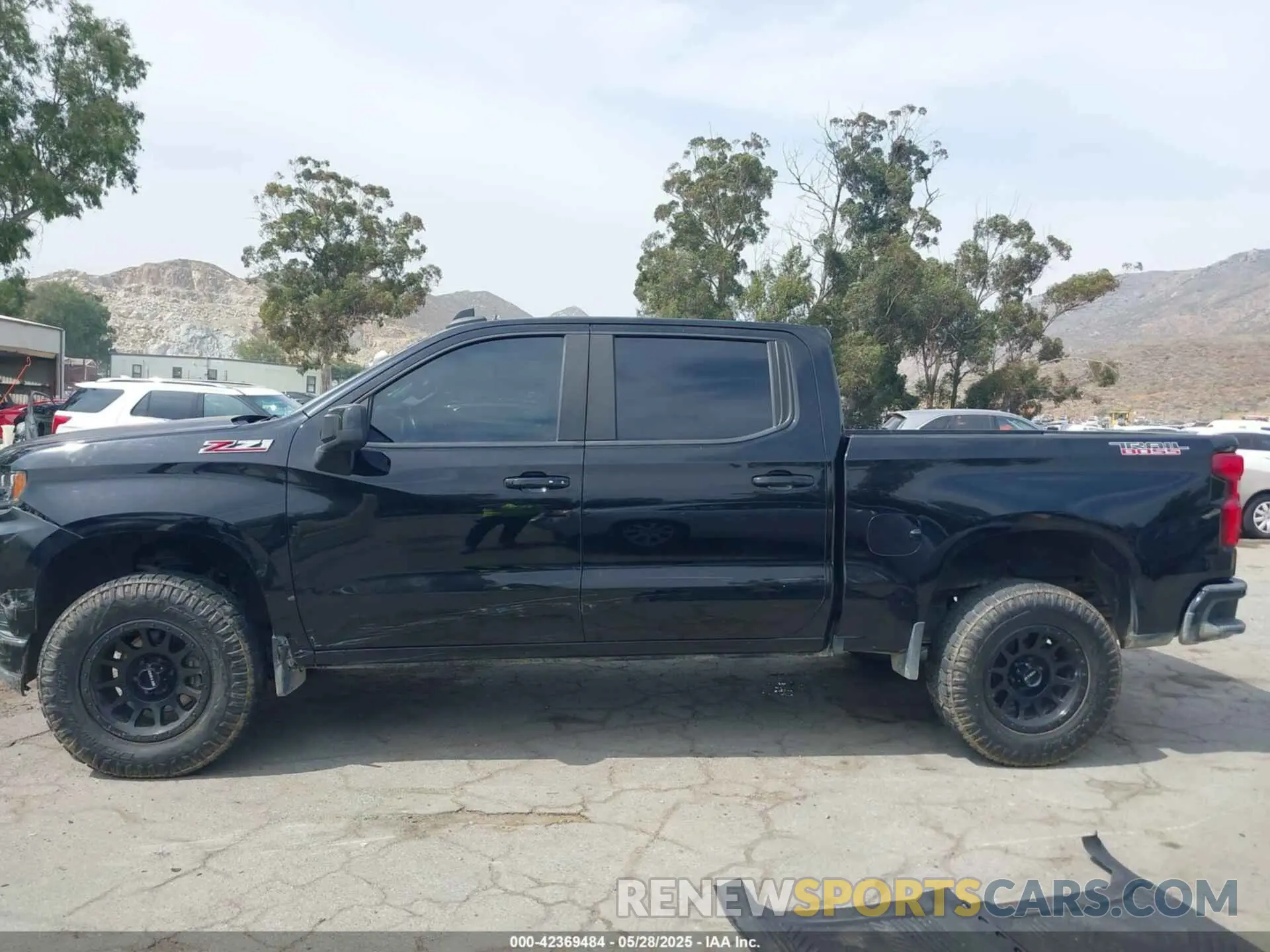 14 Photograph of a damaged car 1GCPYFEL9LZ349817 CHEVROLET SILVERADO 1500 2020