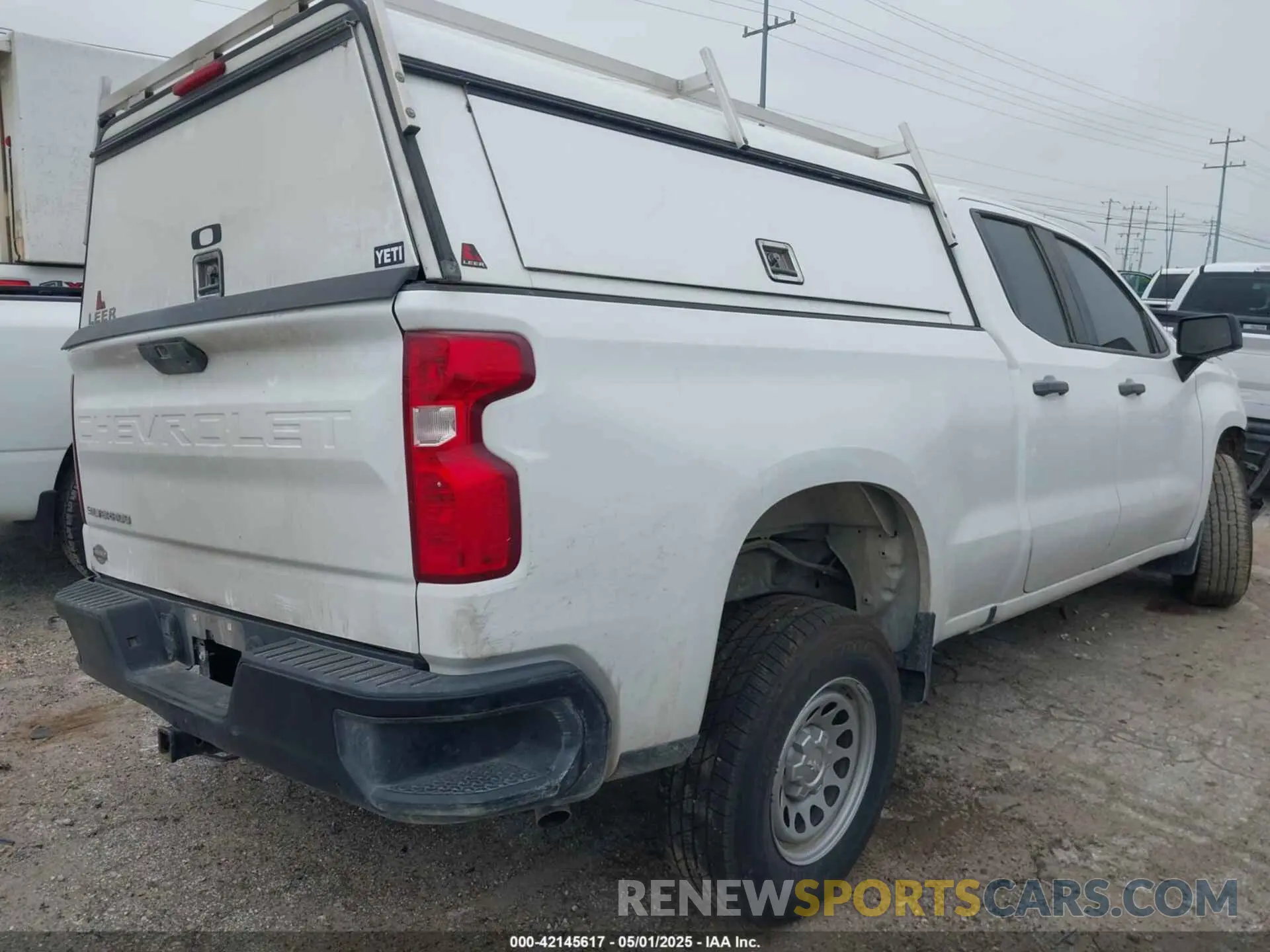 4 Photograph of a damaged car 1GCRWAEF0LZ235619 CHEVROLET SILVERADO 1500 2020