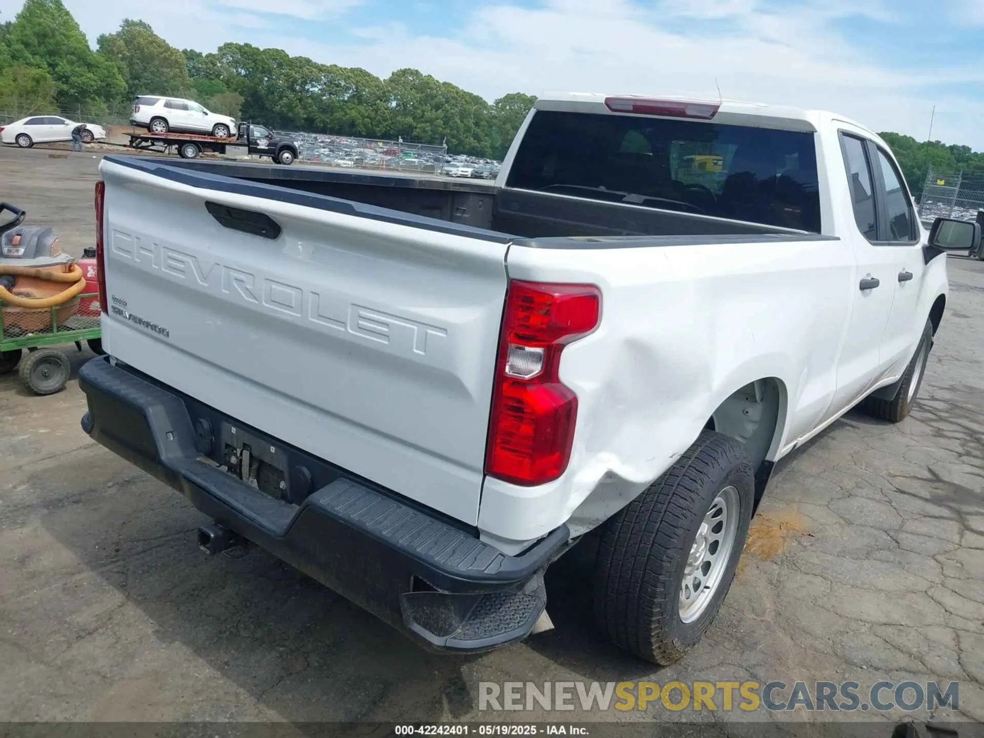 4 Photograph of a damaged car 1GCRWAEH2LZ348845 CHEVROLET SILVERADO 1500 2020