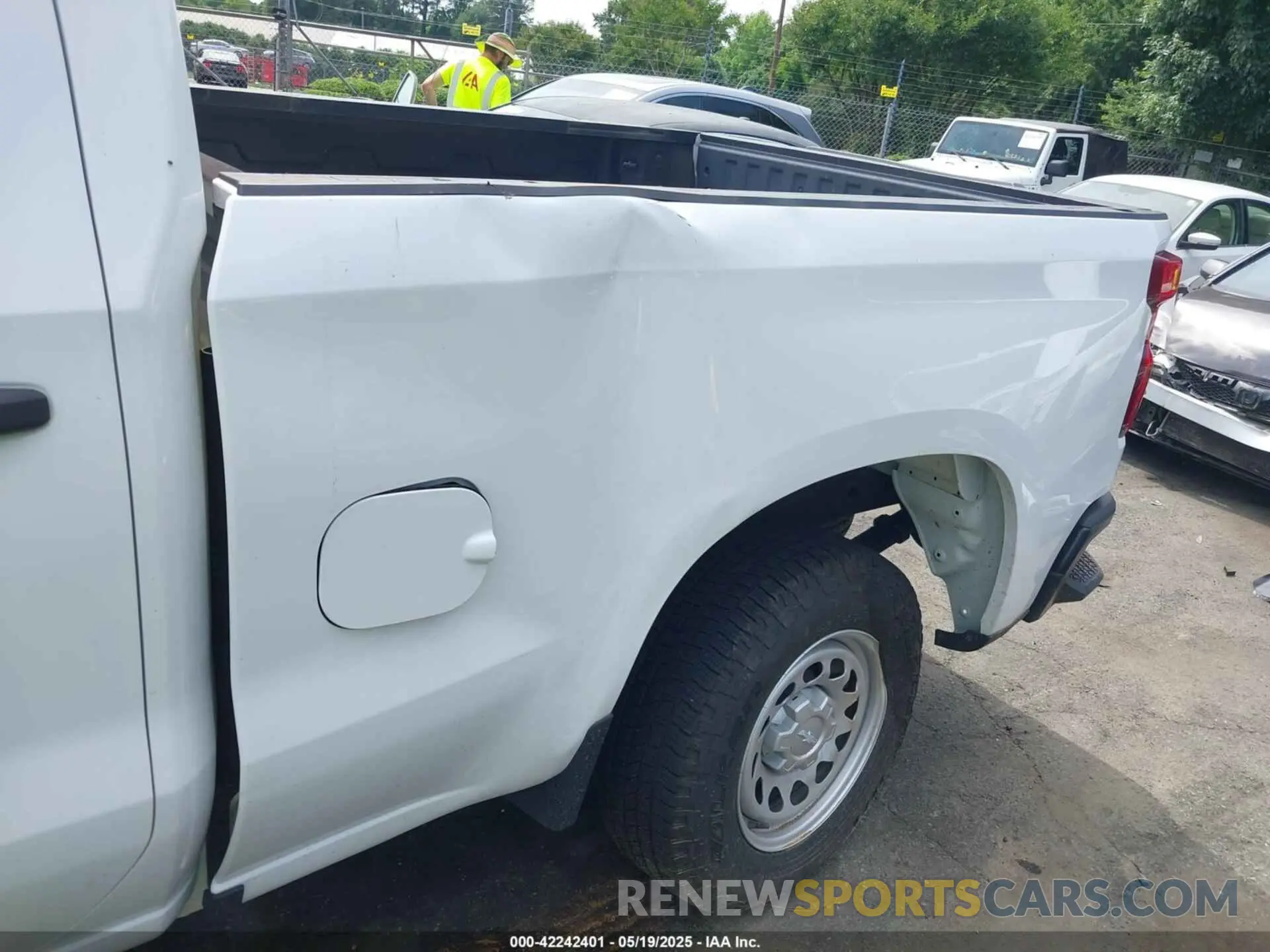 6 Photograph of a damaged car 1GCRWAEH2LZ348845 CHEVROLET SILVERADO 1500 2020