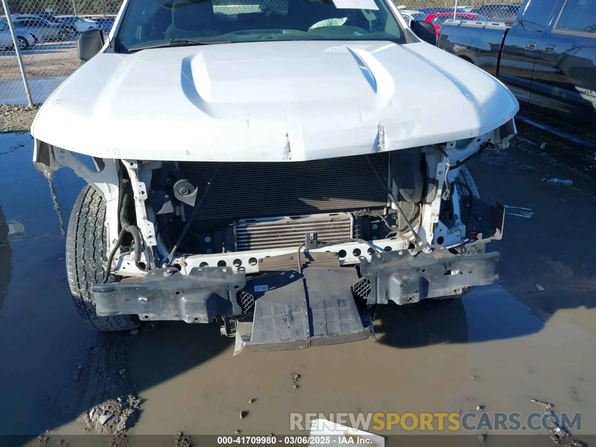 17 Photograph of a damaged car 1GCRWAEK6LZ229532 CHEVROLET SILVERADO 1500 2020