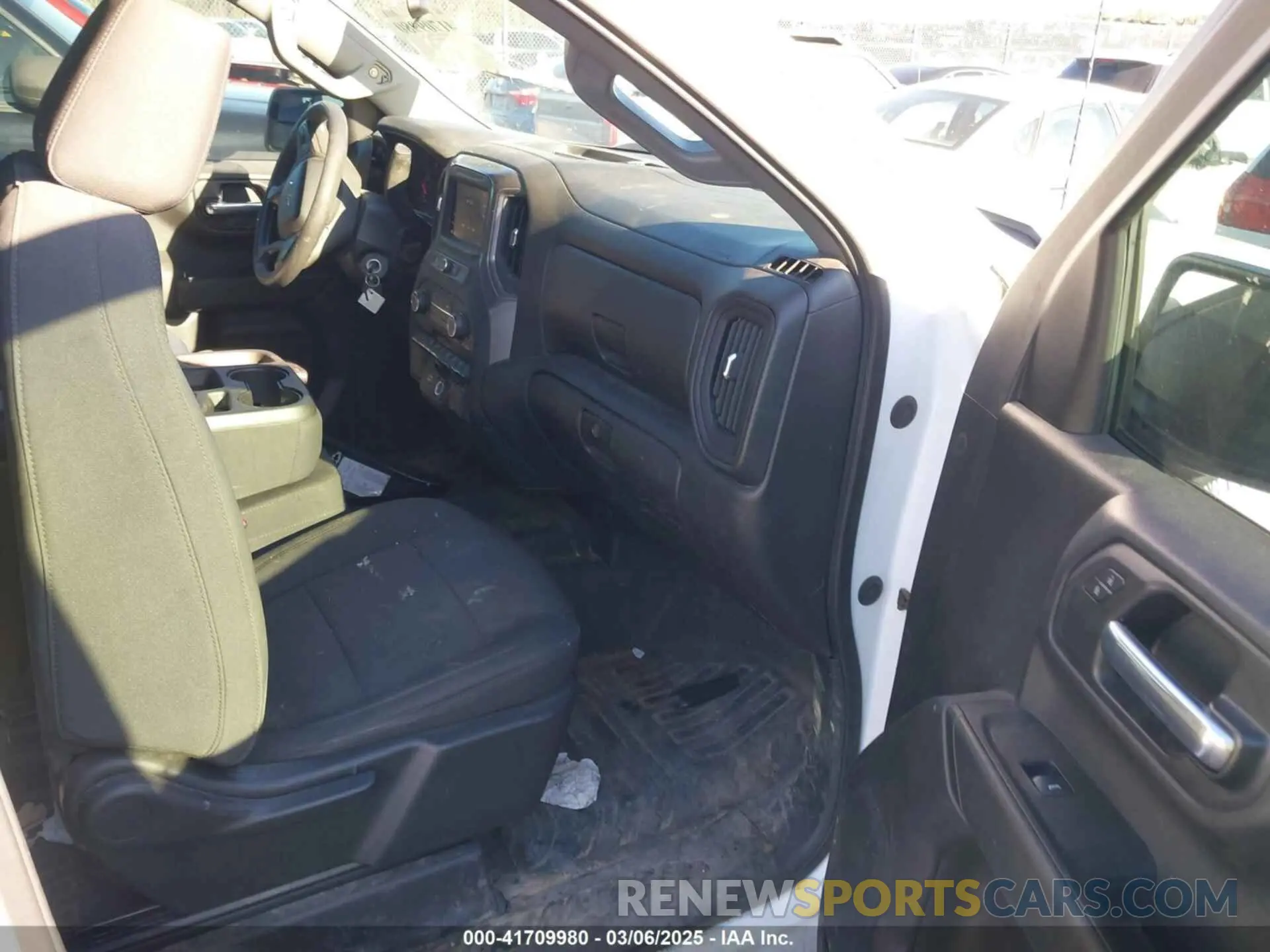 5 Photograph of a damaged car 1GCRWAEK6LZ229532 CHEVROLET SILVERADO 1500 2020