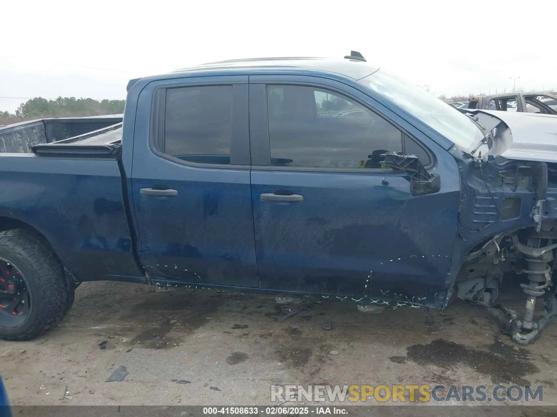 13 Photograph of a damaged car 1GCRWBEHXLZ339073 CHEVROLET SILVERADO 1500 2020