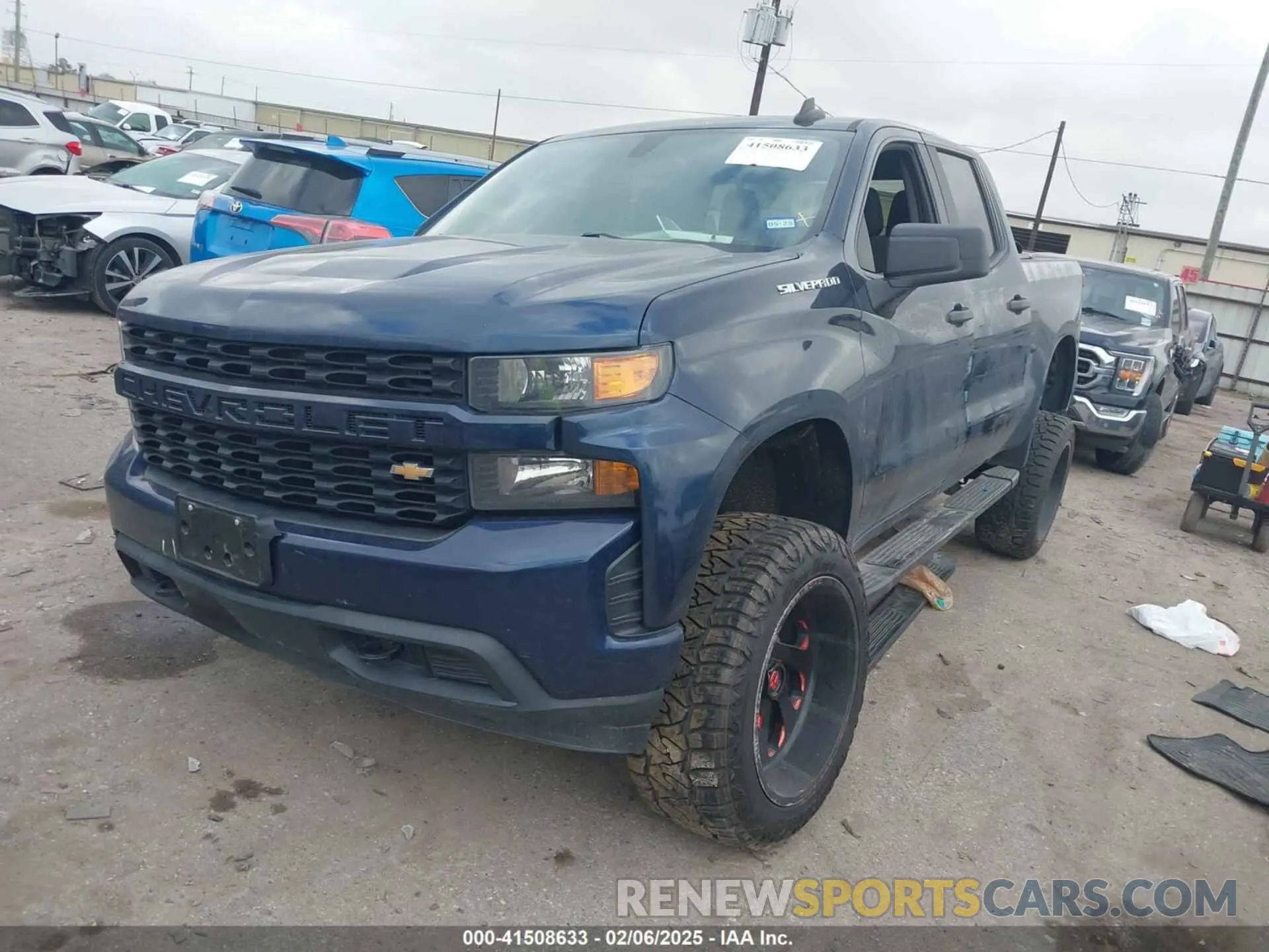 2 Photograph of a damaged car 1GCRWBEHXLZ339073 CHEVROLET SILVERADO 1500 2020