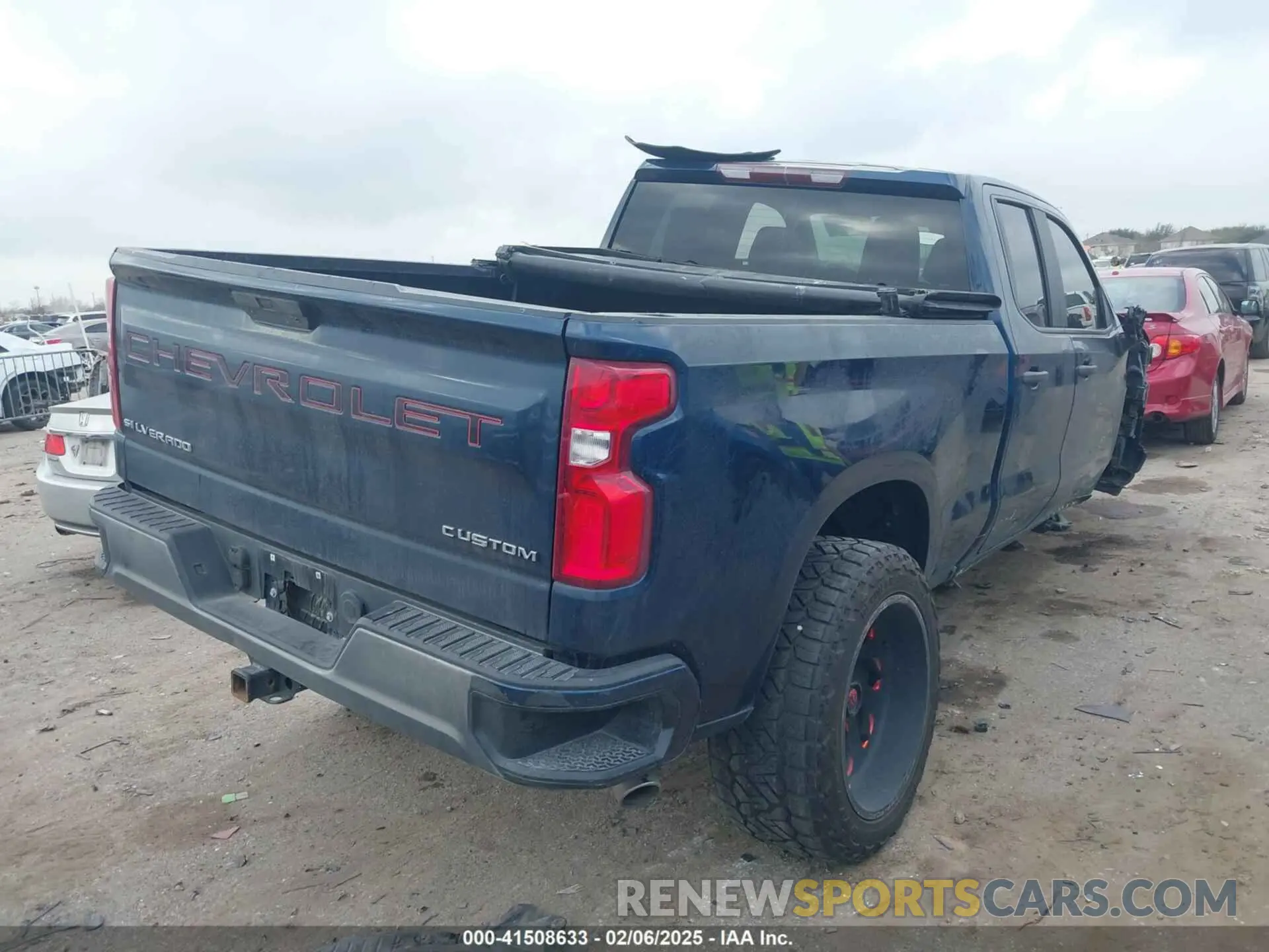 4 Photograph of a damaged car 1GCRWBEHXLZ339073 CHEVROLET SILVERADO 1500 2020