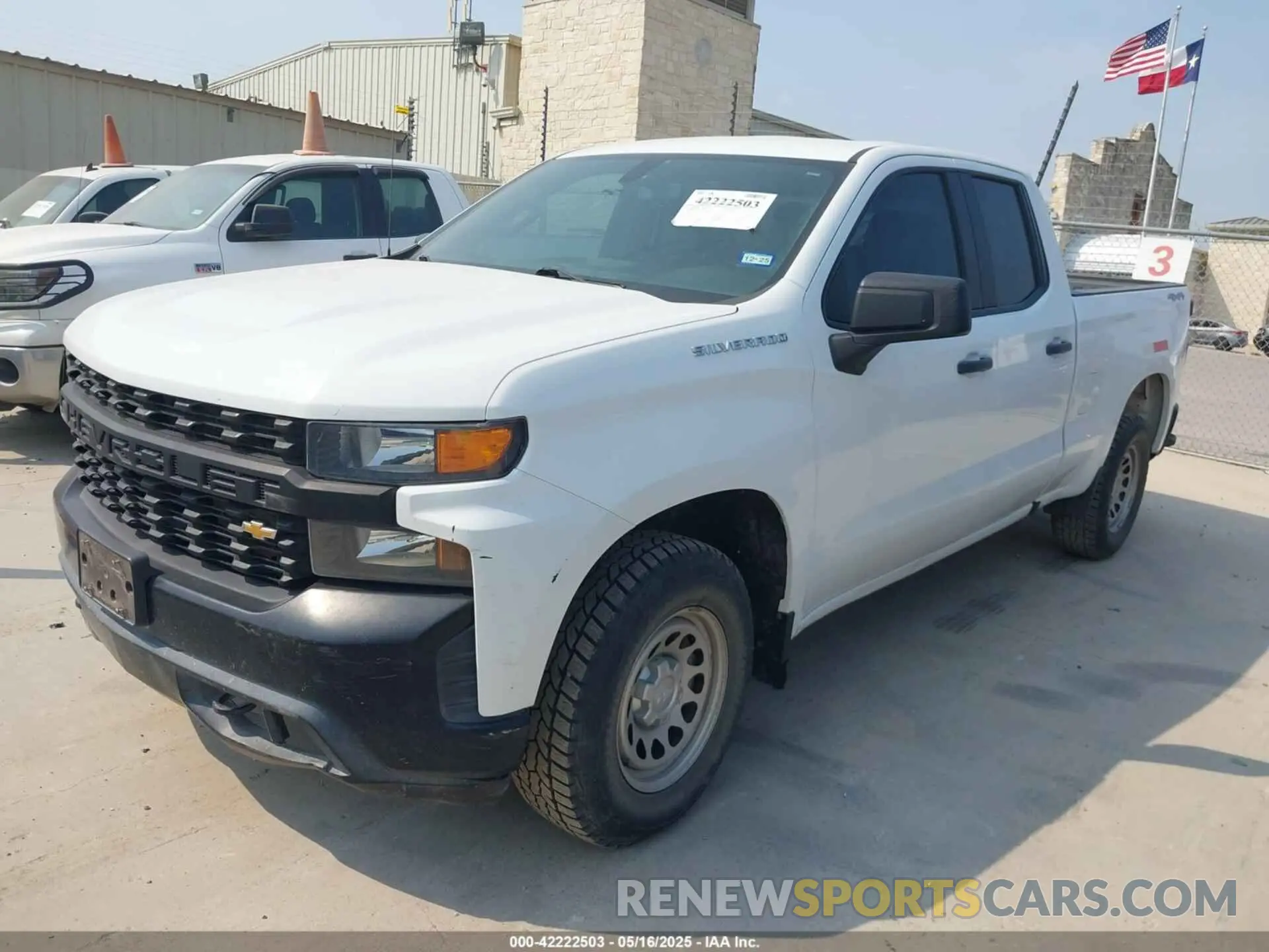 2 Photograph of a damaged car 1GCRYAEF0LZ178509 CHEVROLET SILVERADO 1500 2020