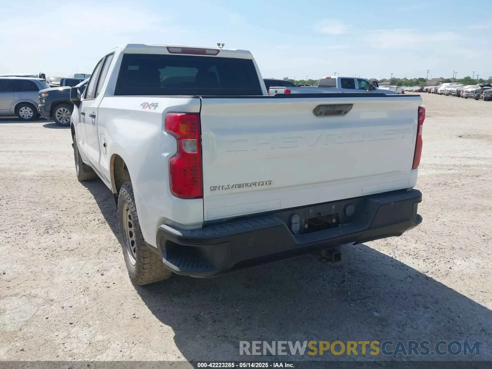 3 Photograph of a damaged car 1GCRYAEF1LZ177031 CHEVROLET SILVERADO 1500 2020