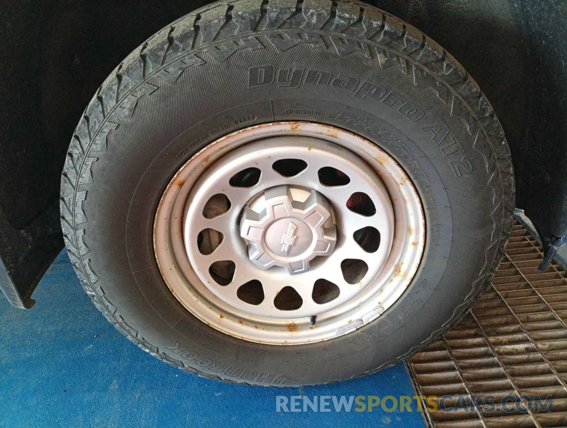 19 Photograph of a damaged car 1GCRYAEF2LZ269216 CHEVROLET SILVERADO 1500 2020