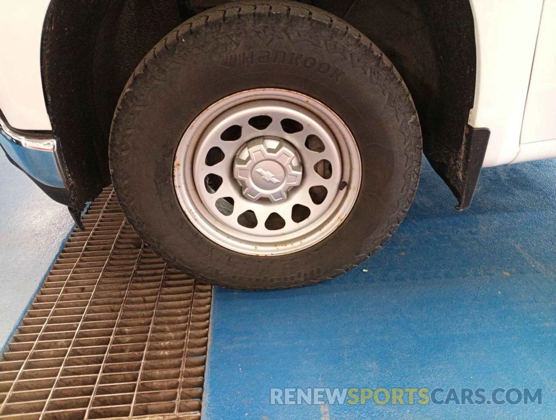 4 Photograph of a damaged car 1GCRYAEF2LZ269216 CHEVROLET SILVERADO 1500 2020