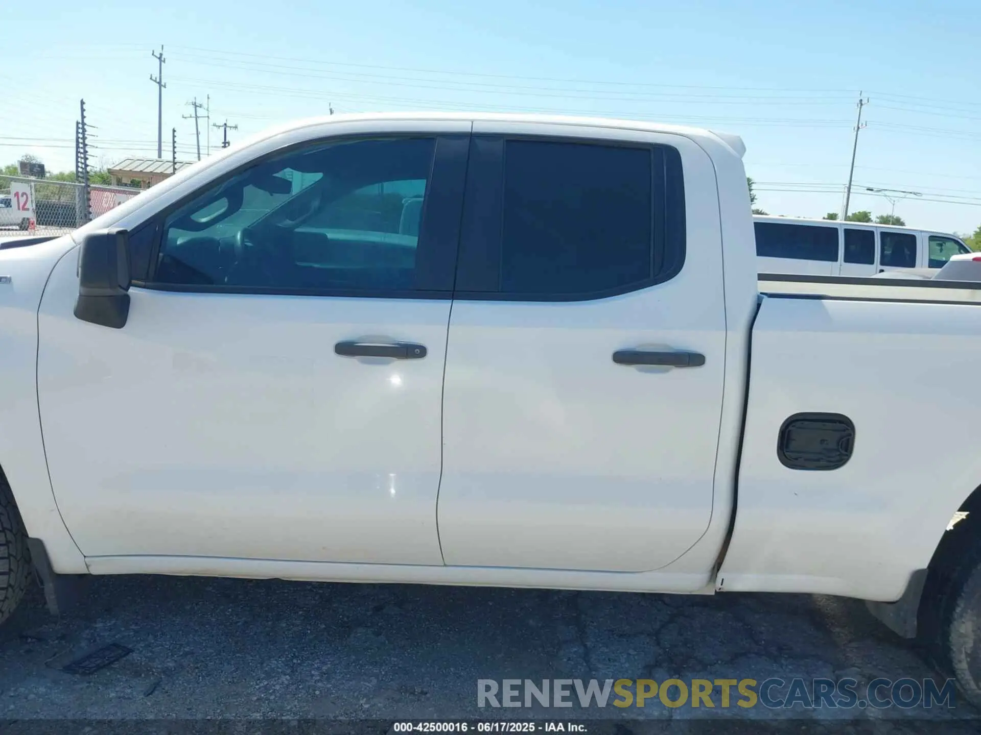 14 Photograph of a damaged car 1GCRYAEF3LZ177158 CHEVROLET SILVERADO 1500 2020