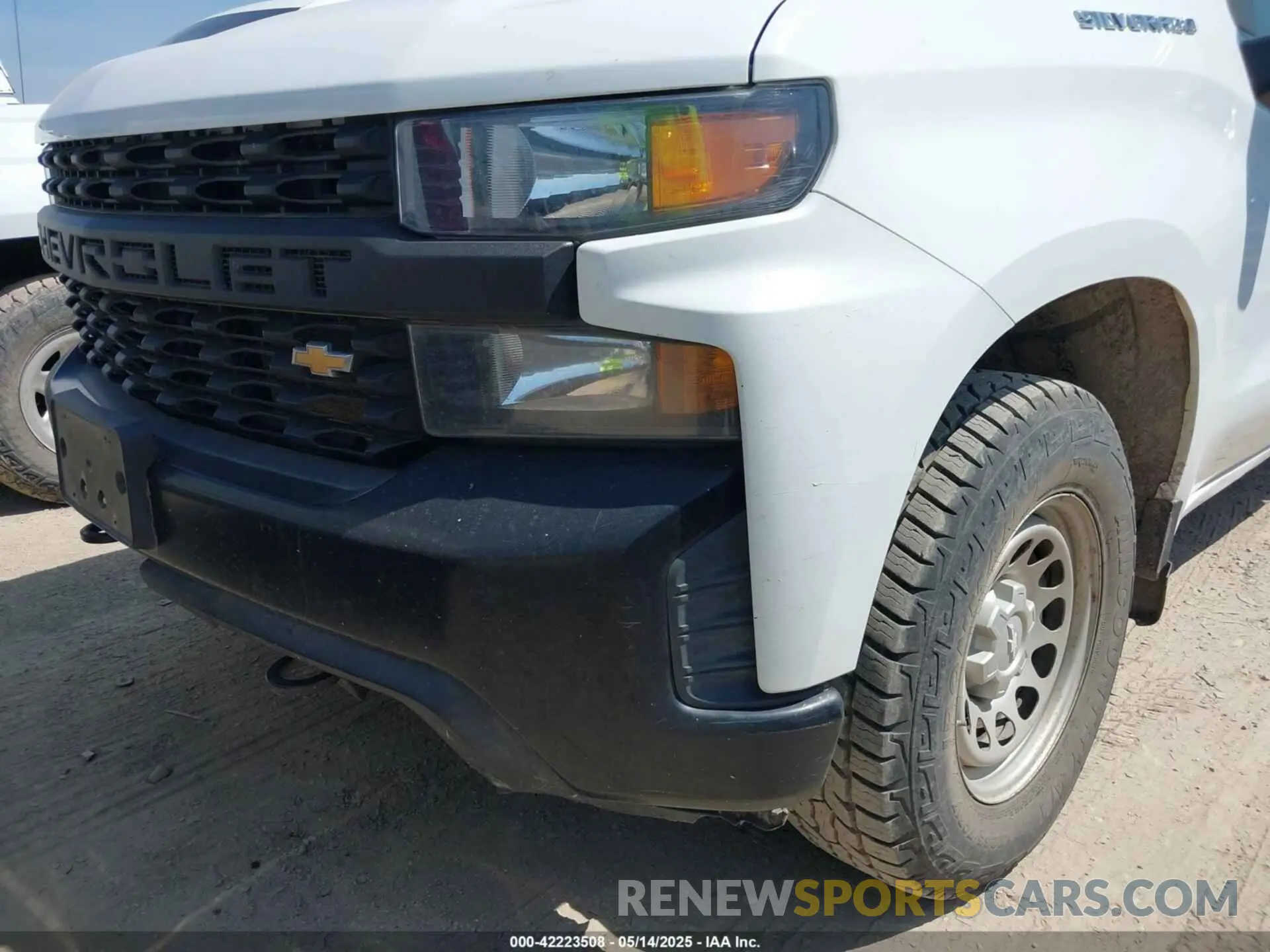 6 Photograph of a damaged car 1GCRYAEF3LZ178343 CHEVROLET SILVERADO 1500 2020