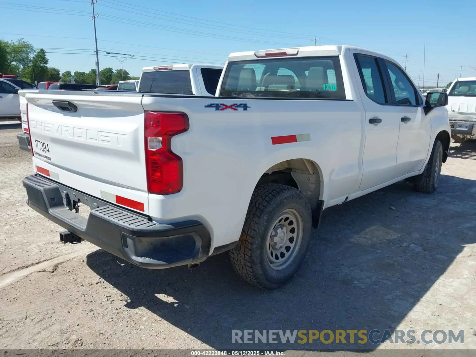 4 Photograph of a damaged car 1GCRYAEF4LZ177394 CHEVROLET SILVERADO 1500 2020