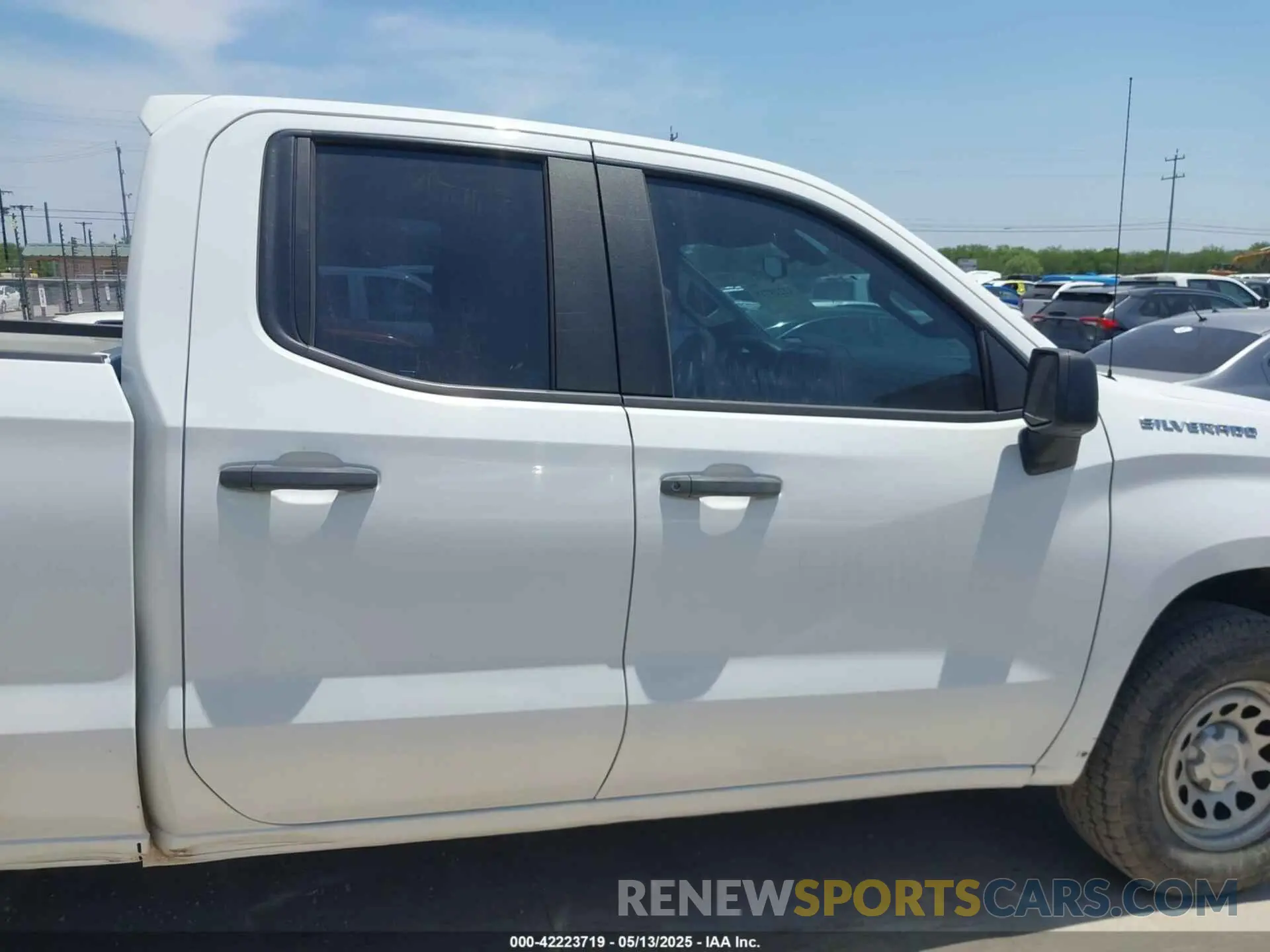 13 Photograph of a damaged car 1GCRYAEF4LZ178061 CHEVROLET SILVERADO 1500 2020