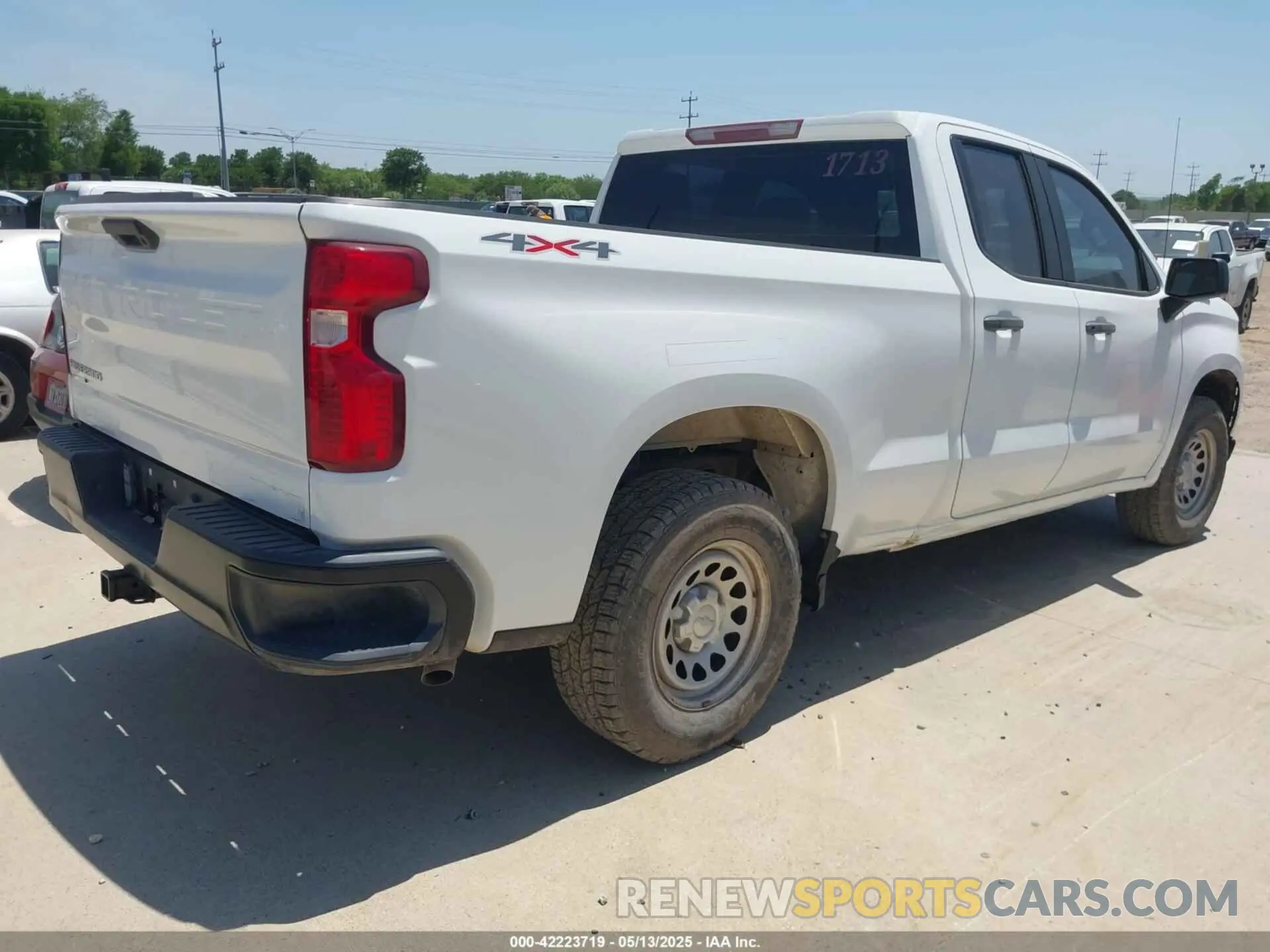 4 Photograph of a damaged car 1GCRYAEF4LZ178061 CHEVROLET SILVERADO 1500 2020
