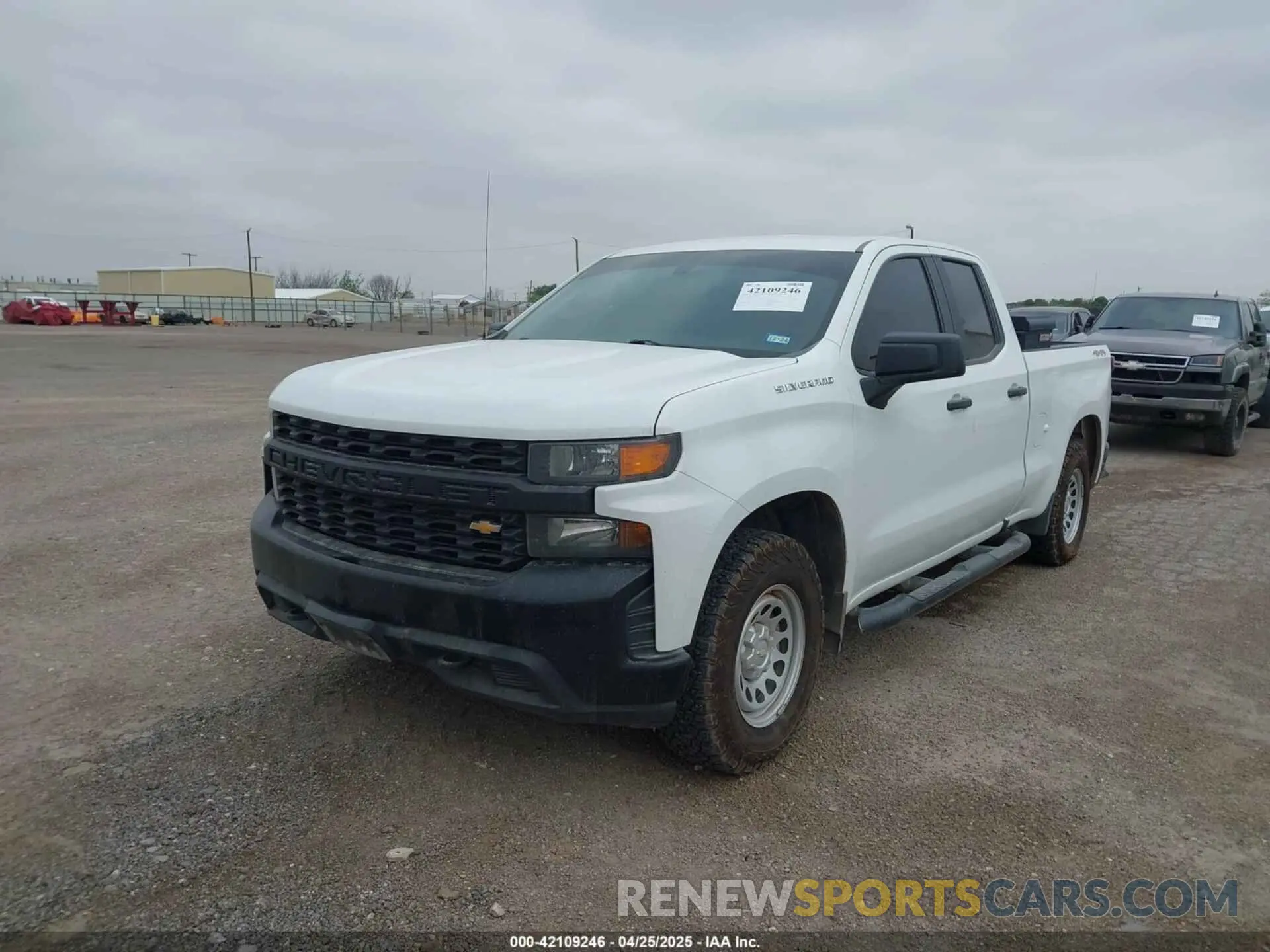 2 Photograph of a damaged car 1GCRYAEF5LZ167912 CHEVROLET SILVERADO 1500 2020