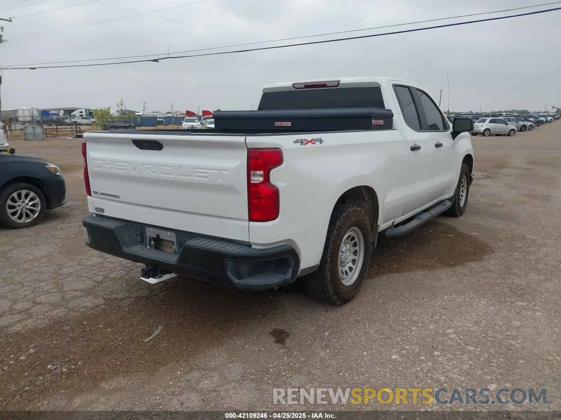 4 Photograph of a damaged car 1GCRYAEF5LZ167912 CHEVROLET SILVERADO 1500 2020