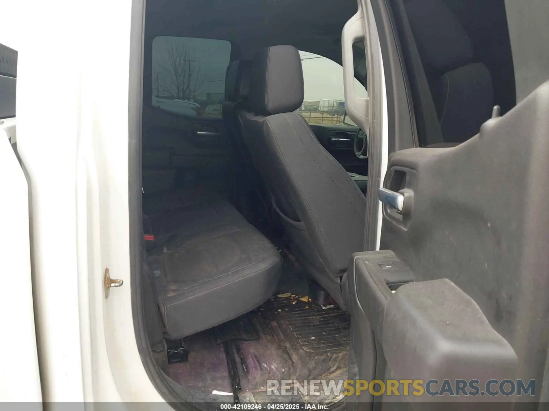 8 Photograph of a damaged car 1GCRYAEF5LZ167912 CHEVROLET SILVERADO 1500 2020