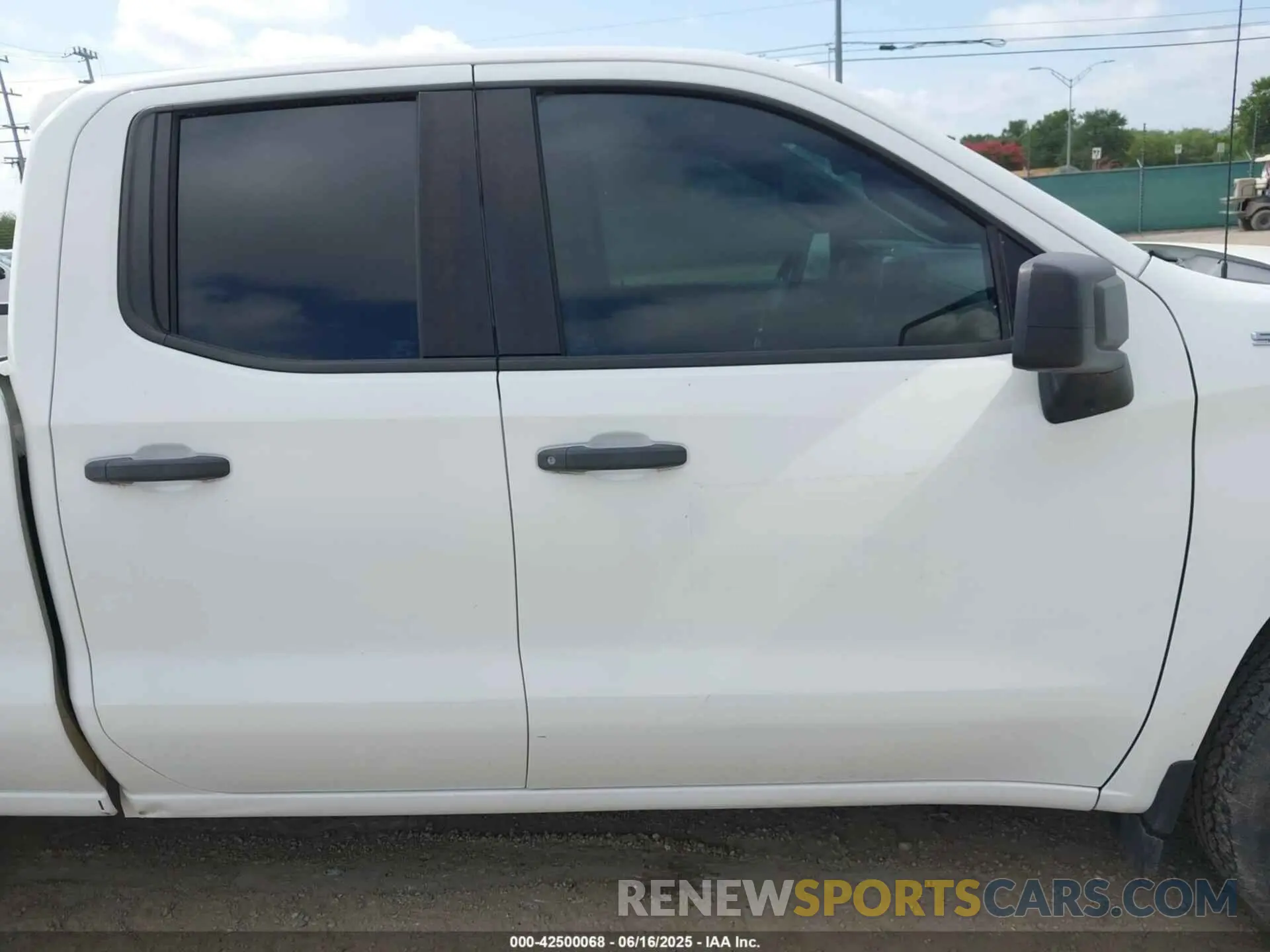 13 Photograph of a damaged car 1GCRYAEF5LZ178683 CHEVROLET SILVERADO 1500 2020