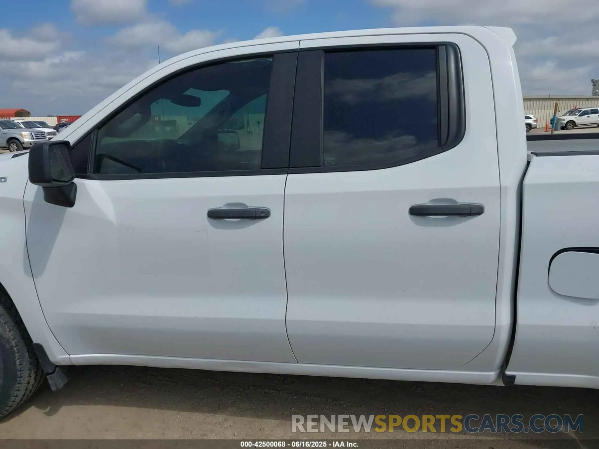14 Photograph of a damaged car 1GCRYAEF5LZ178683 CHEVROLET SILVERADO 1500 2020