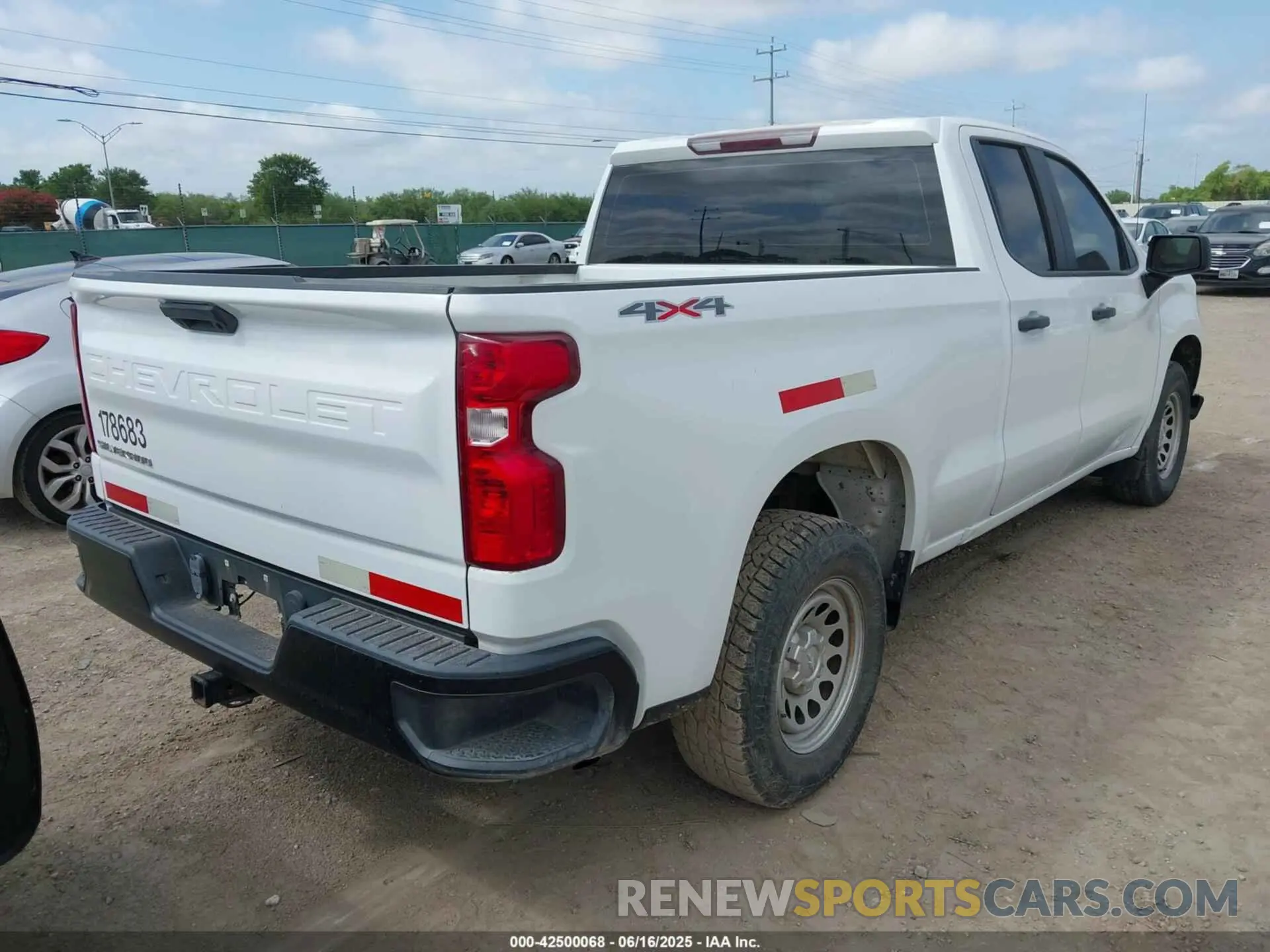 4 Photograph of a damaged car 1GCRYAEF5LZ178683 CHEVROLET SILVERADO 1500 2020