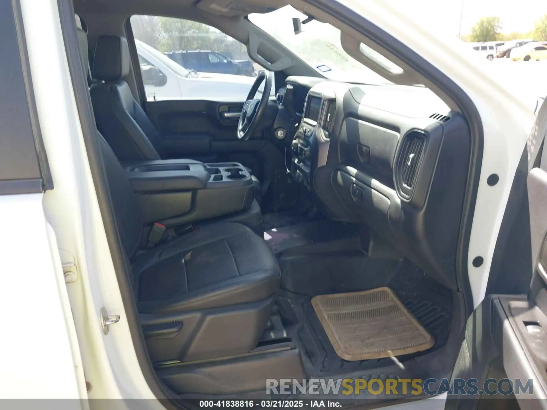 5 Photograph of a damaged car 1GCRYAEF6LZ177011 CHEVROLET SILVERADO 1500 2020