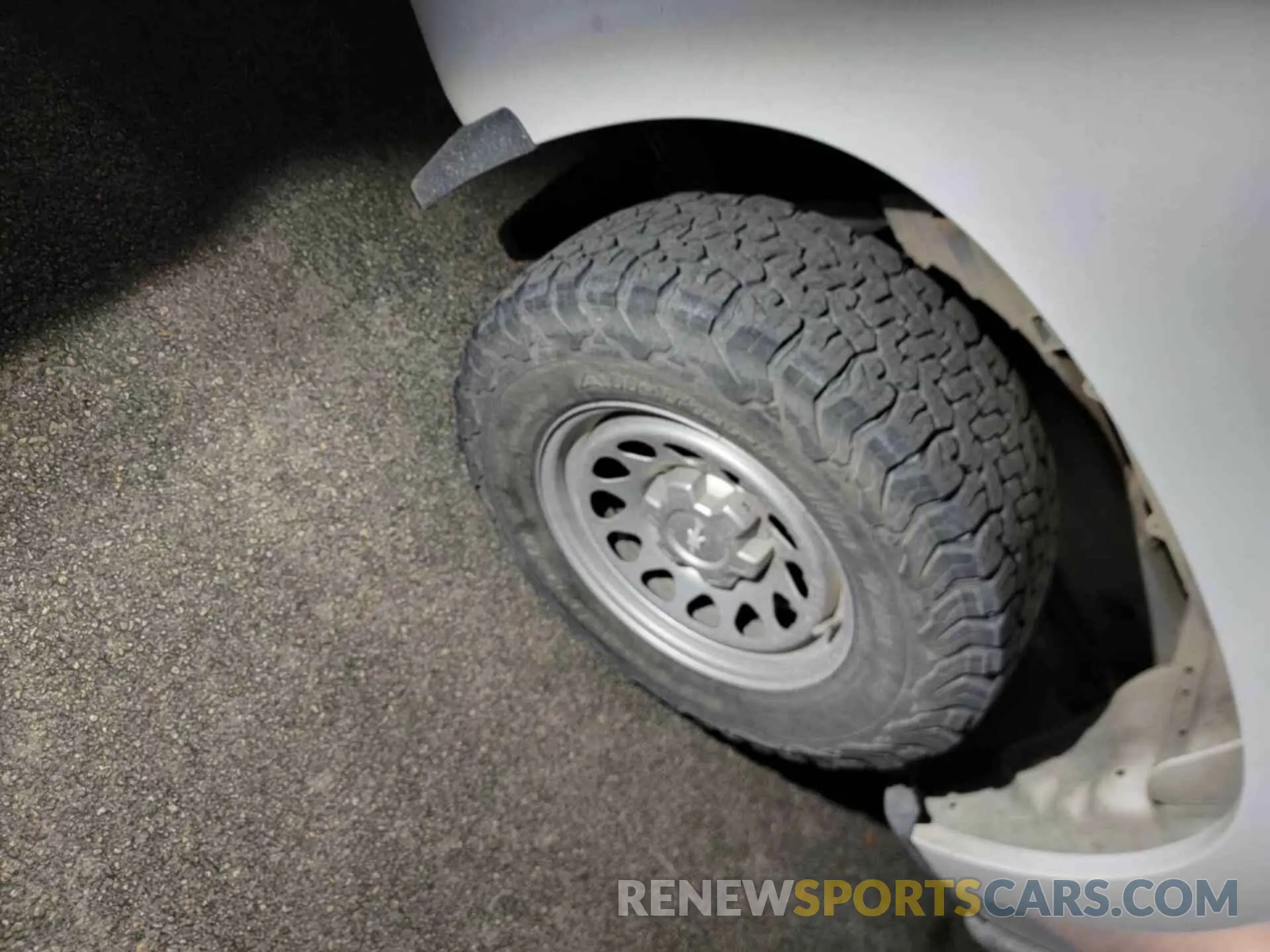1 Photograph of a damaged car 1GCRYAEFXLZ210303 CHEVROLET SILVERADO 1500 2020