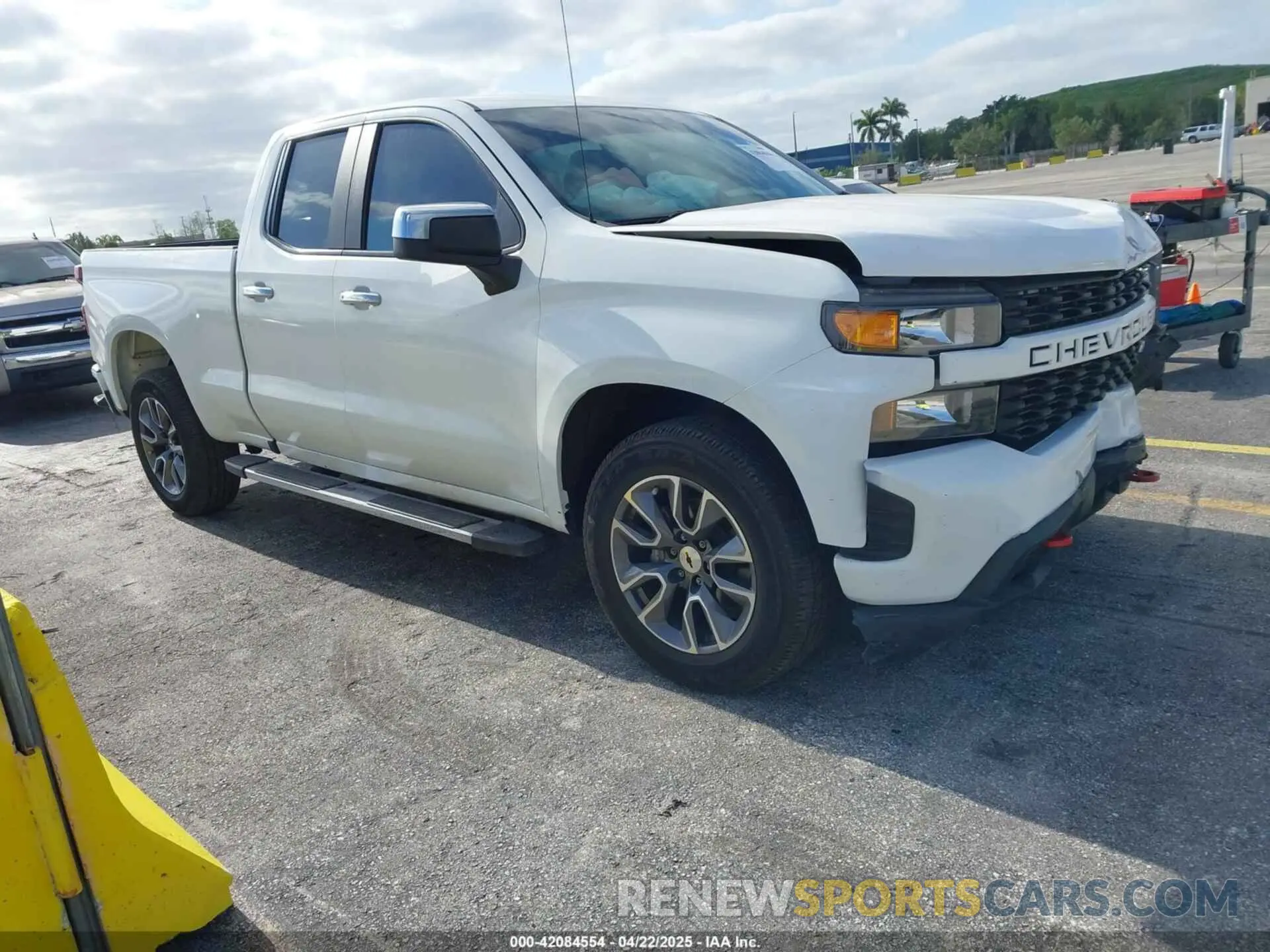 1 Photograph of a damaged car 1GCRYAEH7LZ176712 CHEVROLET SILVERADO 1500 2020