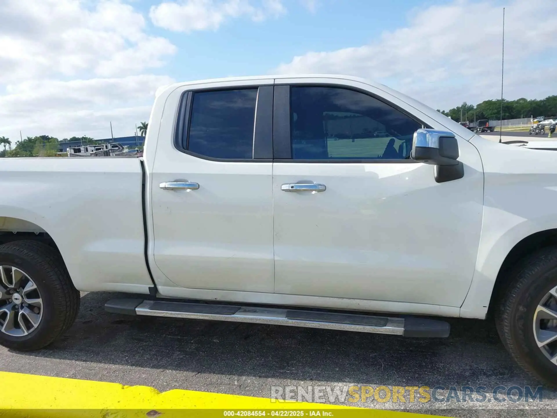 13 Photograph of a damaged car 1GCRYAEH7LZ176712 CHEVROLET SILVERADO 1500 2020