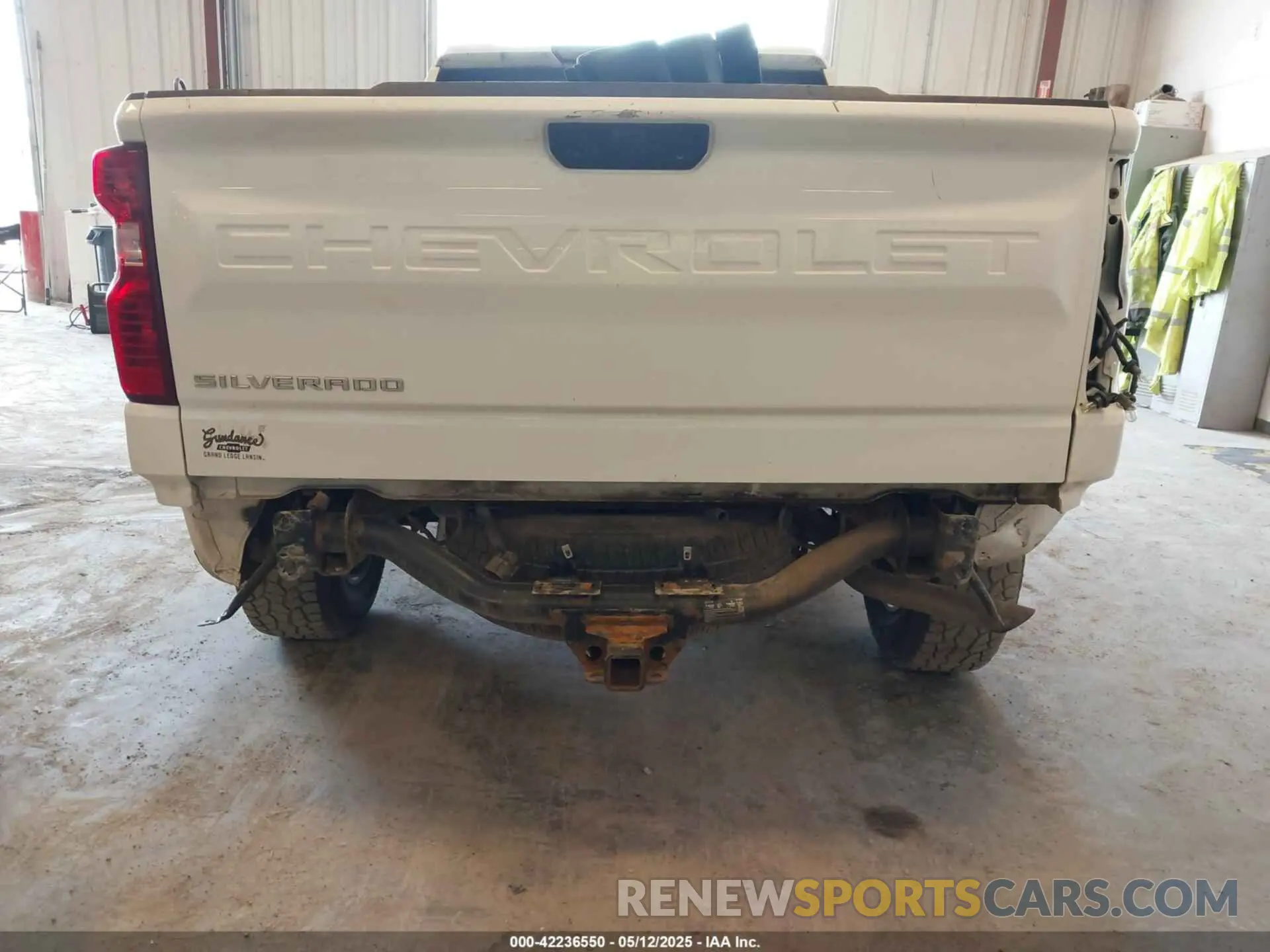 17 Photograph of a damaged car 1GCRYAEH9LZ203926 CHEVROLET SILVERADO 1500 2020