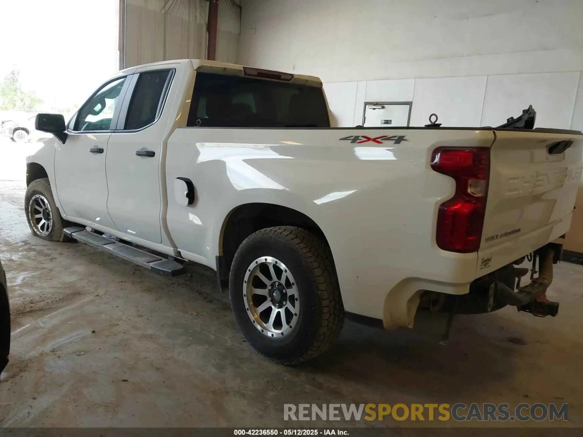 3 Photograph of a damaged car 1GCRYAEH9LZ203926 CHEVROLET SILVERADO 1500 2020