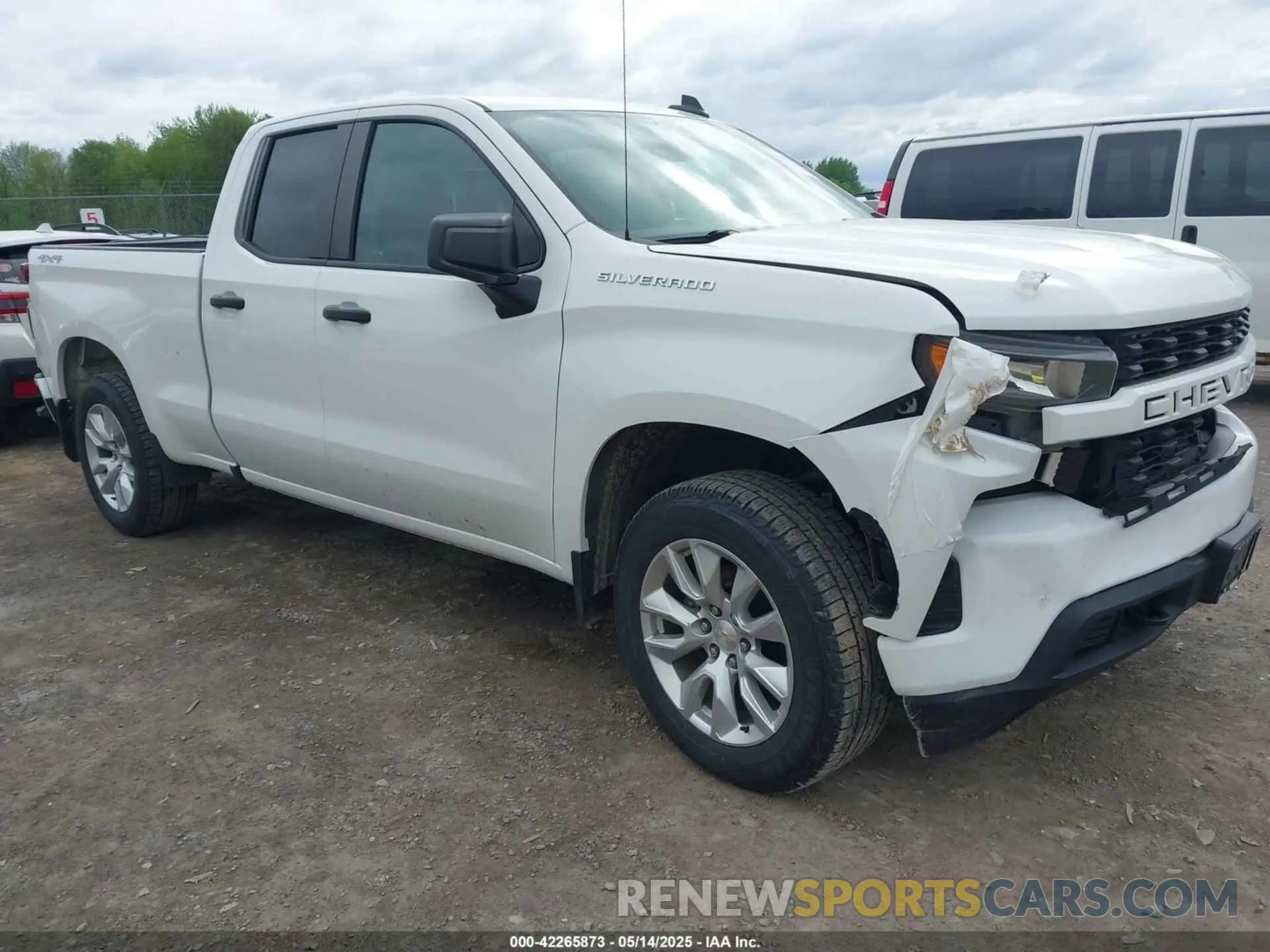 1 Photograph of a damaged car 1GCRYBEF0LZ290619 CHEVROLET SILVERADO 1500 2020