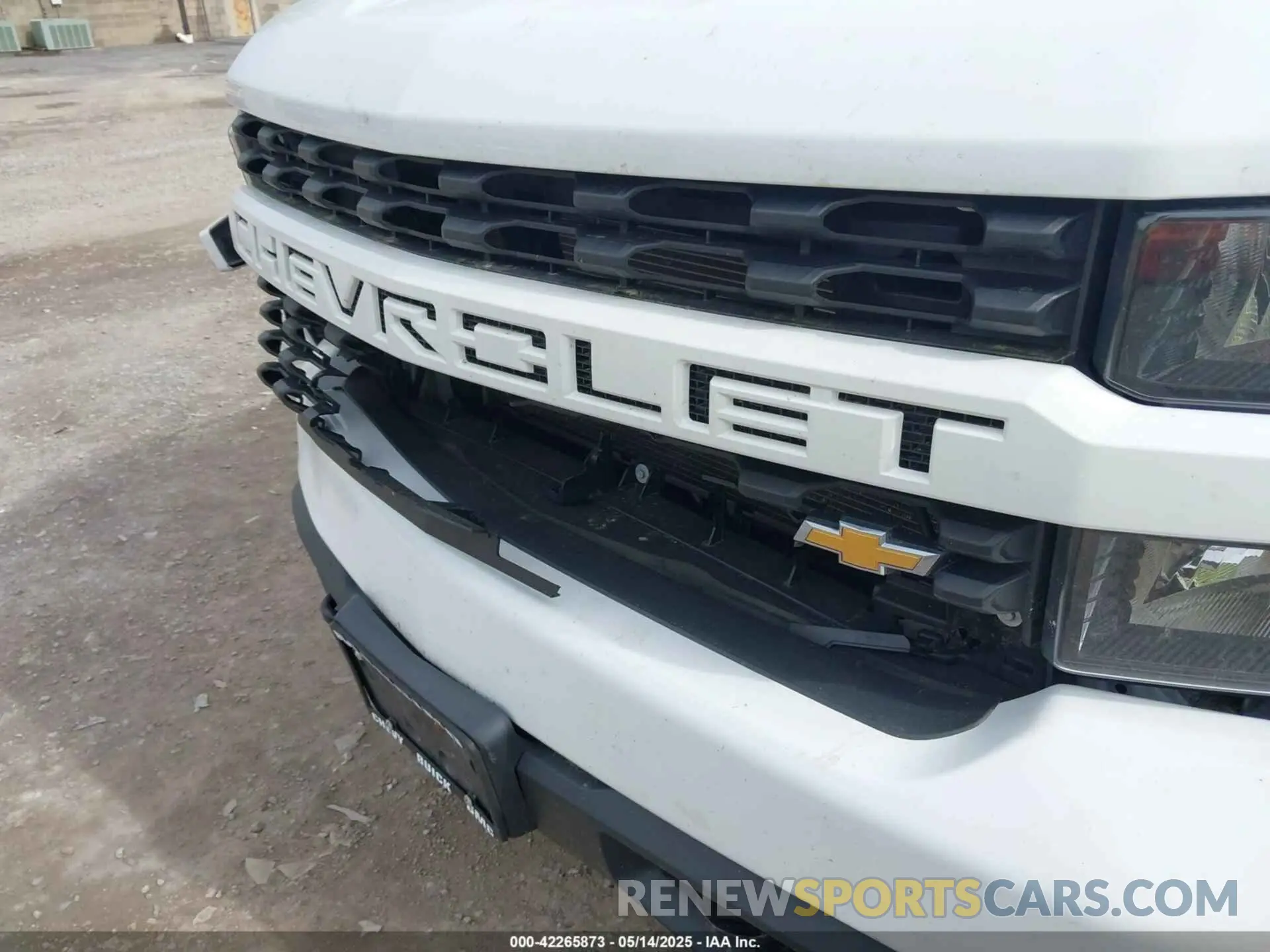 19 Photograph of a damaged car 1GCRYBEF0LZ290619 CHEVROLET SILVERADO 1500 2020