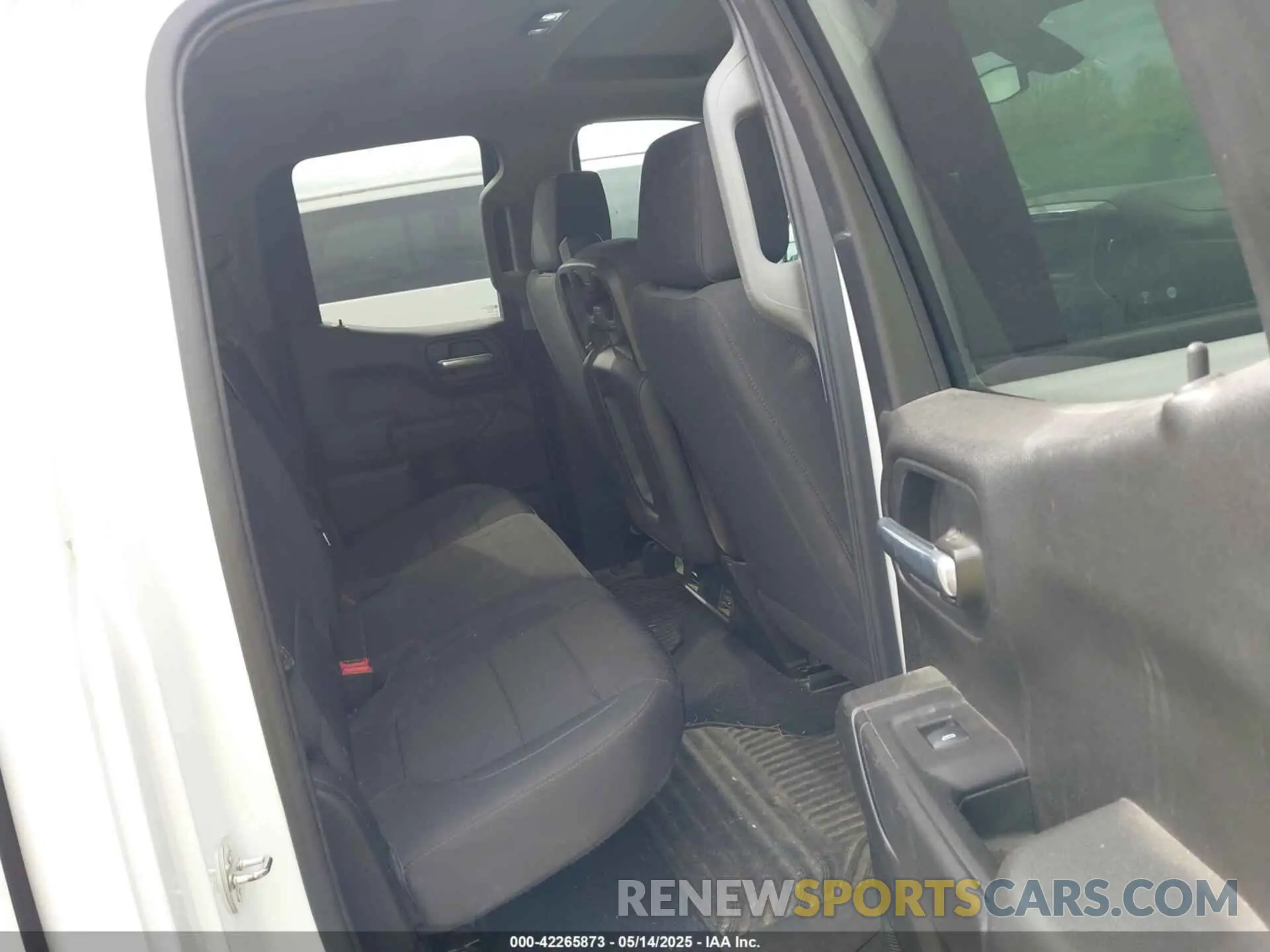8 Photograph of a damaged car 1GCRYBEF0LZ290619 CHEVROLET SILVERADO 1500 2020