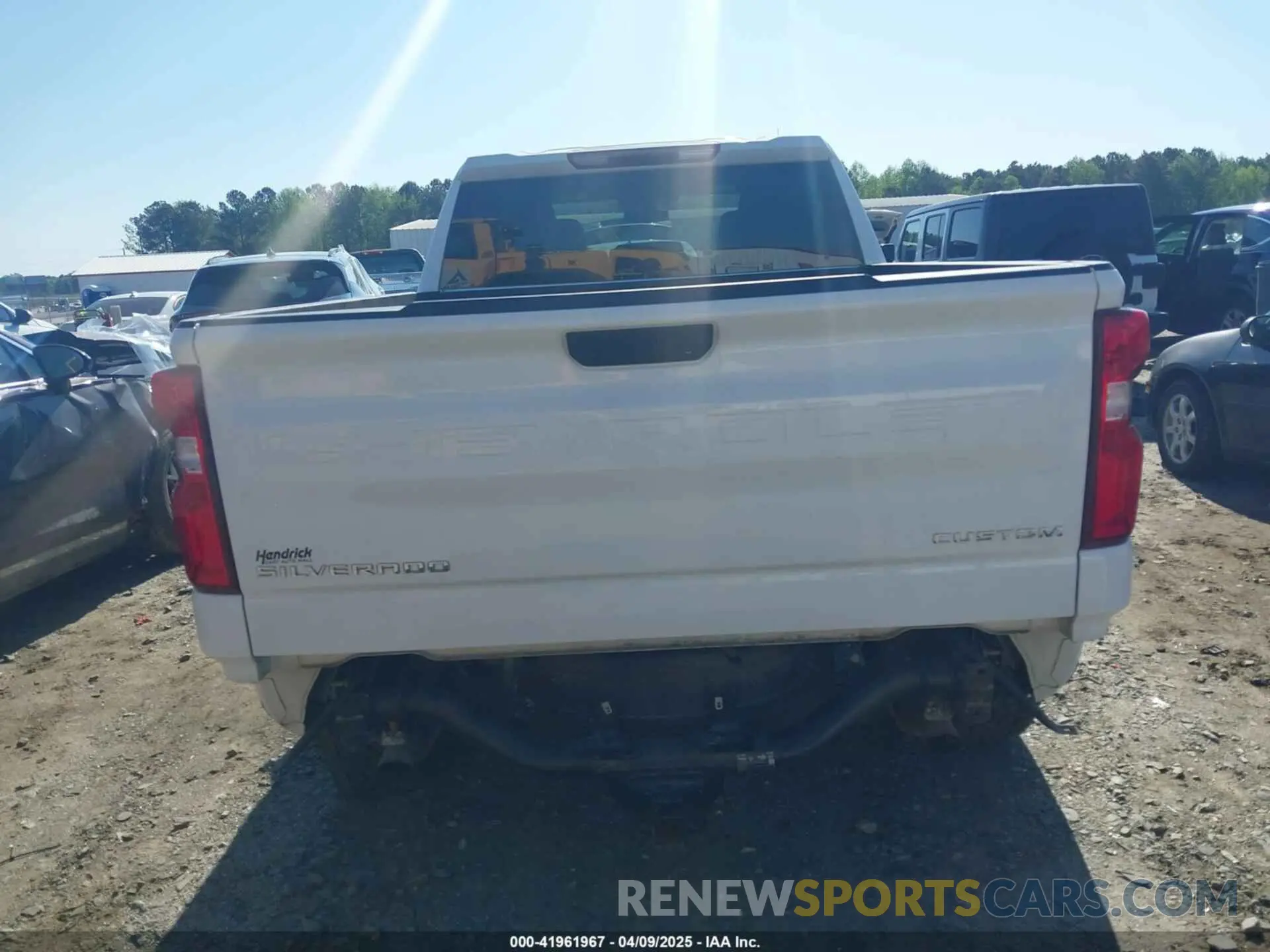 17 Photograph of a damaged car 1GCRYBEF8LZ281067 CHEVROLET SILVERADO 1500 2020