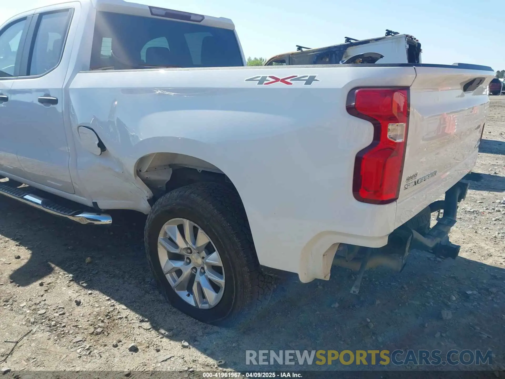 6 Photograph of a damaged car 1GCRYBEF8LZ281067 CHEVROLET SILVERADO 1500 2020