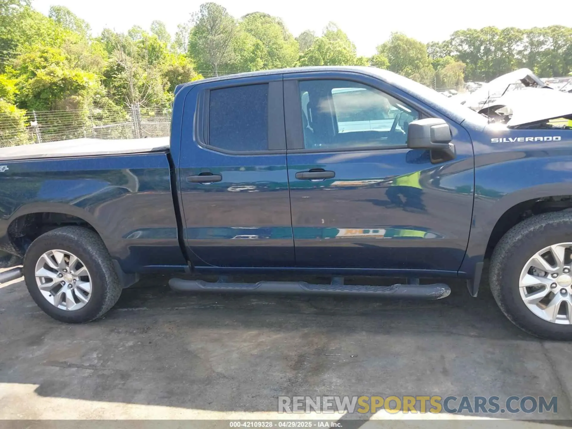 13 Photograph of a damaged car 1GCRYBEH0LZ337679 CHEVROLET SILVERADO 1500 2020