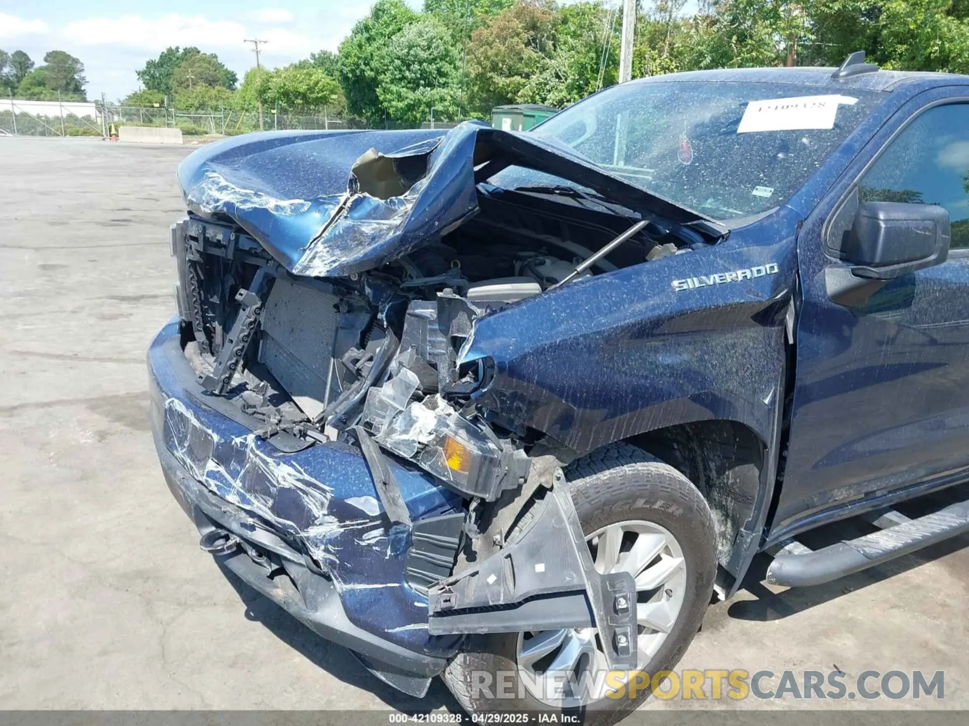 17 Photograph of a damaged car 1GCRYBEH0LZ337679 CHEVROLET SILVERADO 1500 2020