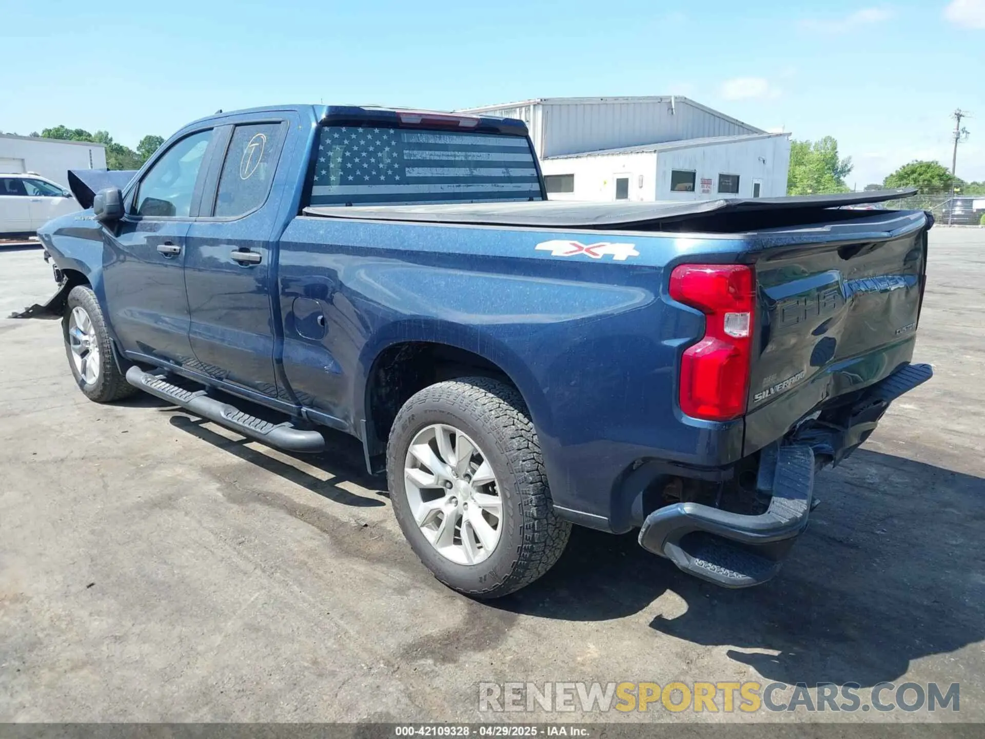 3 Photograph of a damaged car 1GCRYBEH0LZ337679 CHEVROLET SILVERADO 1500 2020