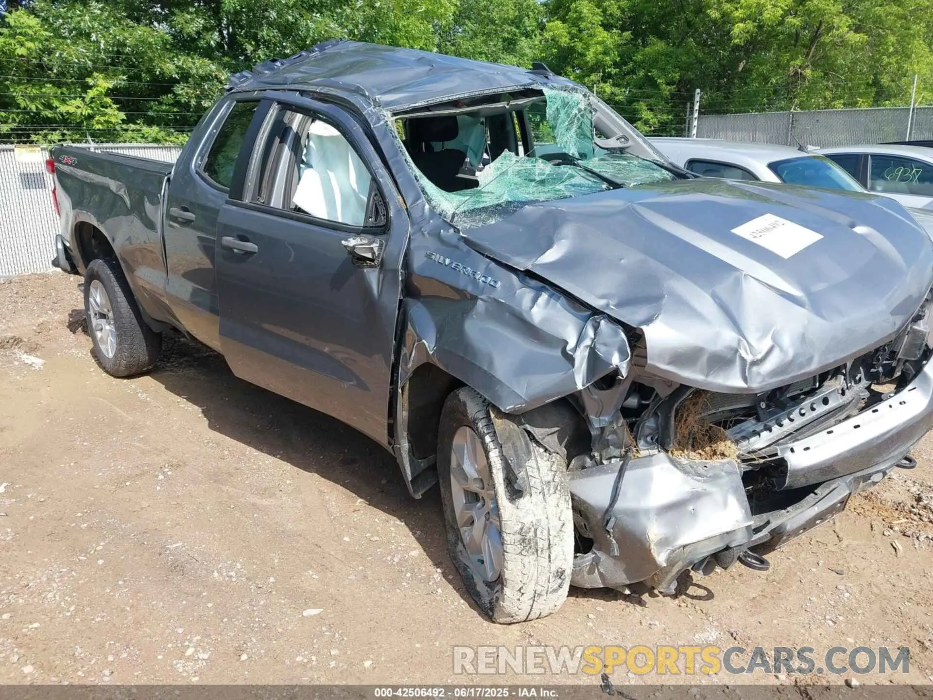 1 Photograph of a damaged car 1GCRYBEH2LZ274018 CHEVROLET SILVERADO 1500 2020