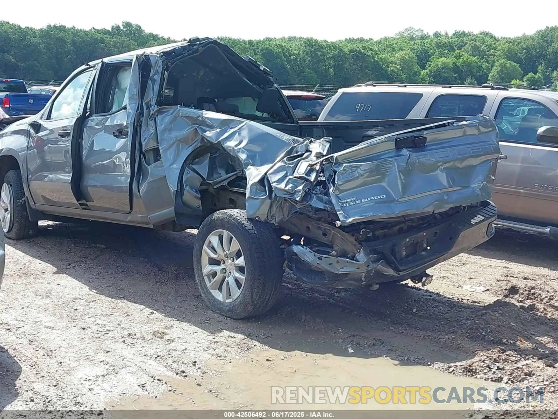 3 Photograph of a damaged car 1GCRYBEH2LZ274018 CHEVROLET SILVERADO 1500 2020