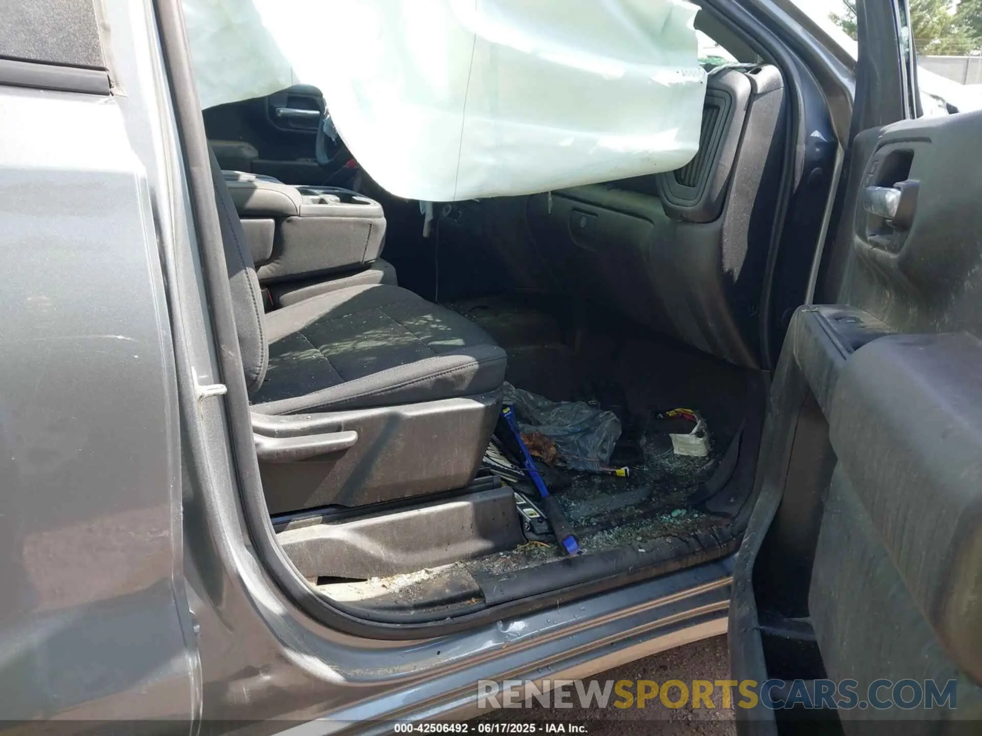 5 Photograph of a damaged car 1GCRYBEH2LZ274018 CHEVROLET SILVERADO 1500 2020