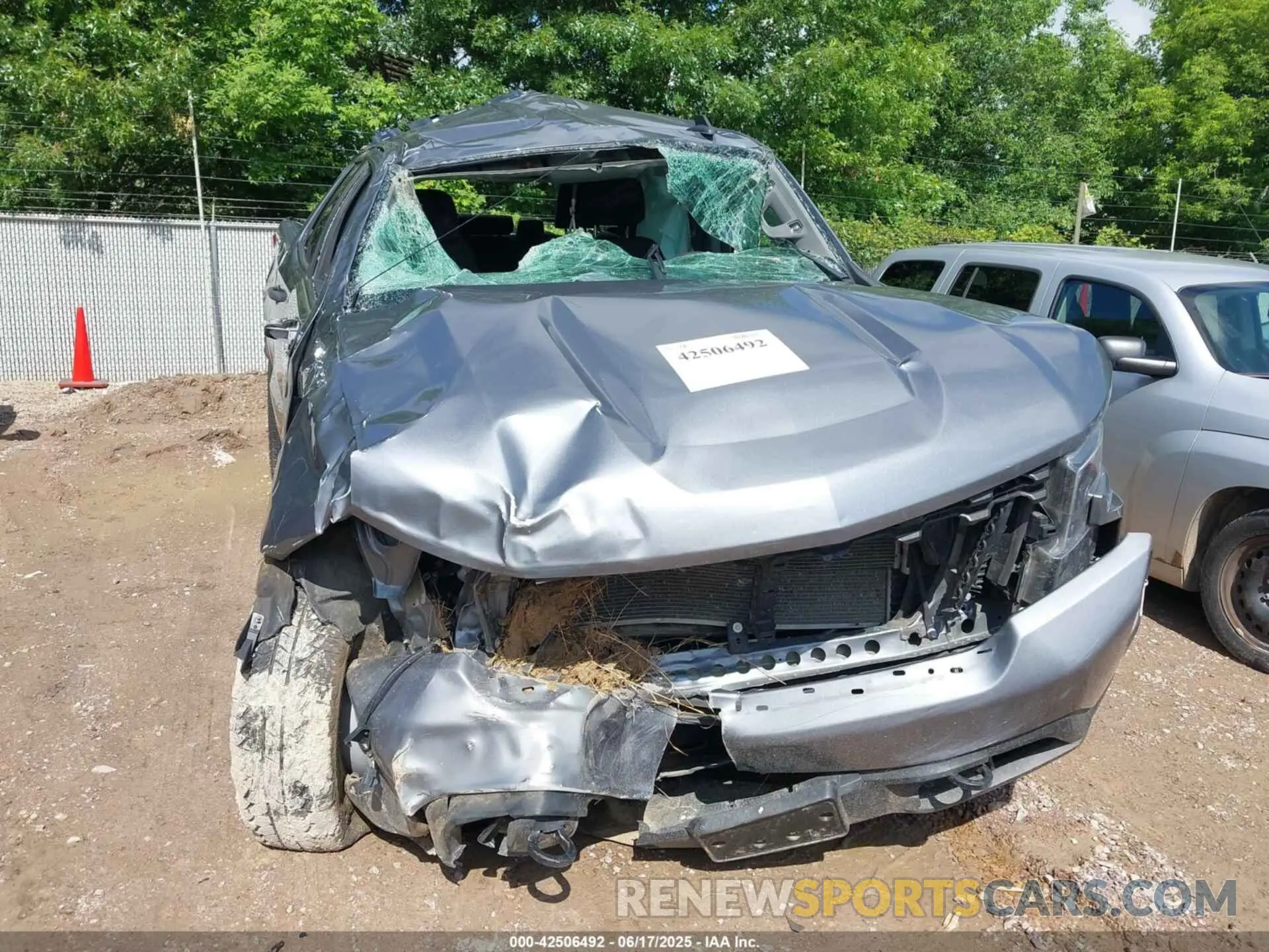 6 Photograph of a damaged car 1GCRYBEH2LZ274018 CHEVROLET SILVERADO 1500 2020