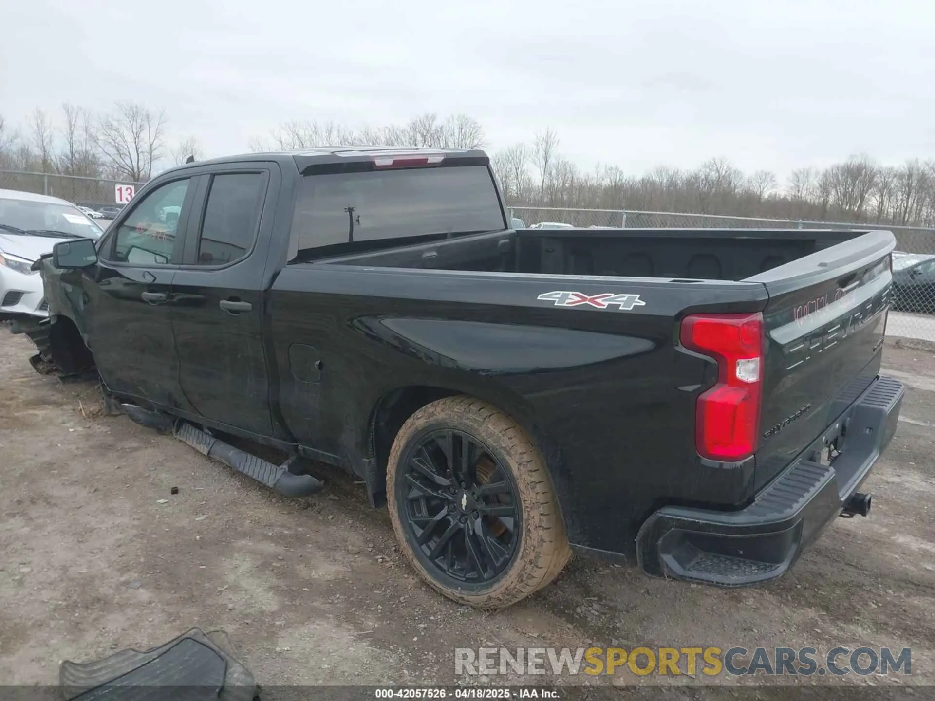 3 Photograph of a damaged car 1GCRYBEH5LZ217487 CHEVROLET SILVERADO 1500 2020