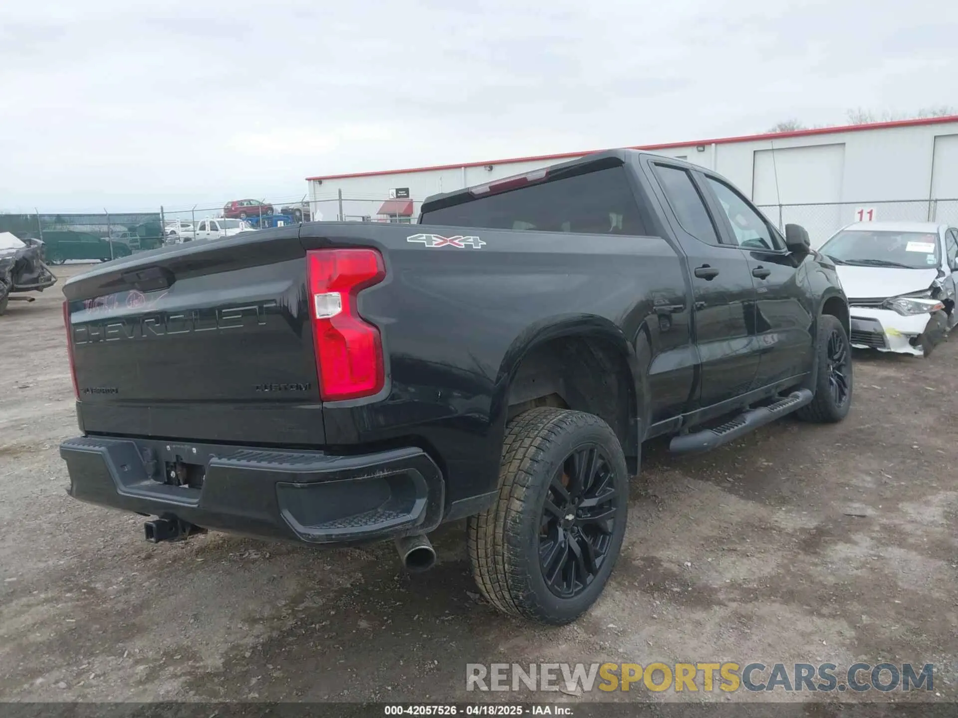 4 Photograph of a damaged car 1GCRYBEH5LZ217487 CHEVROLET SILVERADO 1500 2020